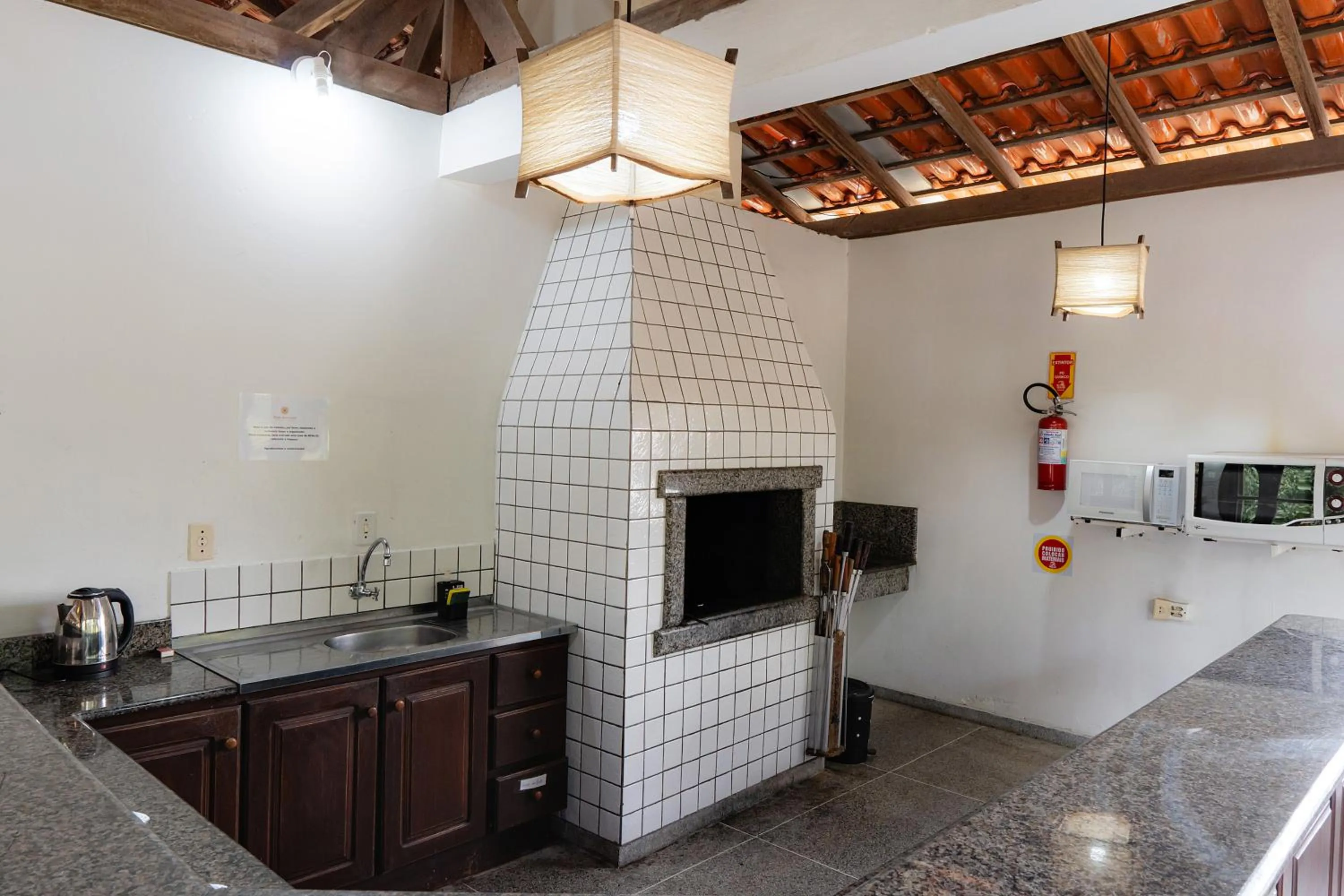 BBQ facilities in Pousada Porto dos Casais