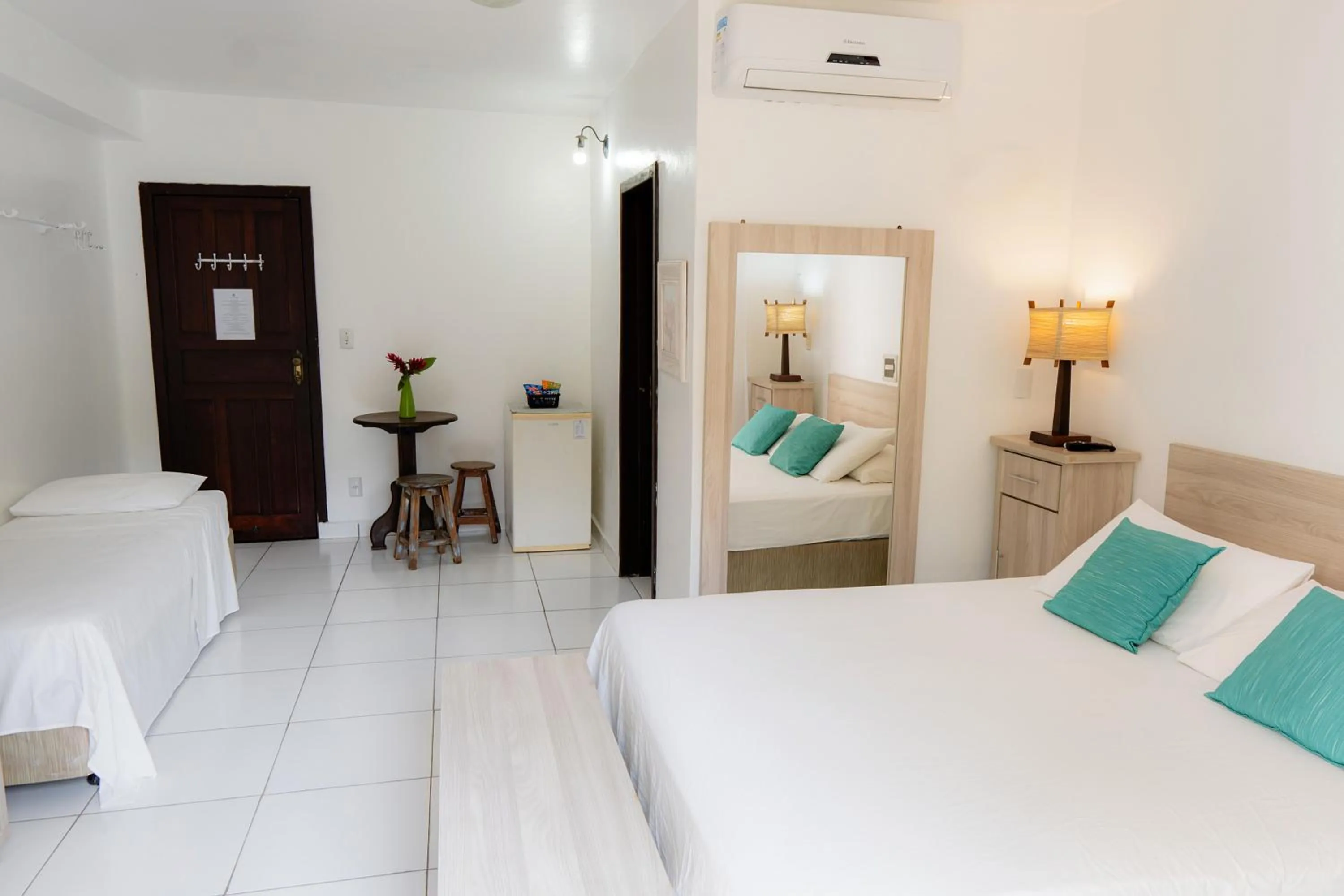 Photo of the whole room, Bed in Pousada Porto dos Casais