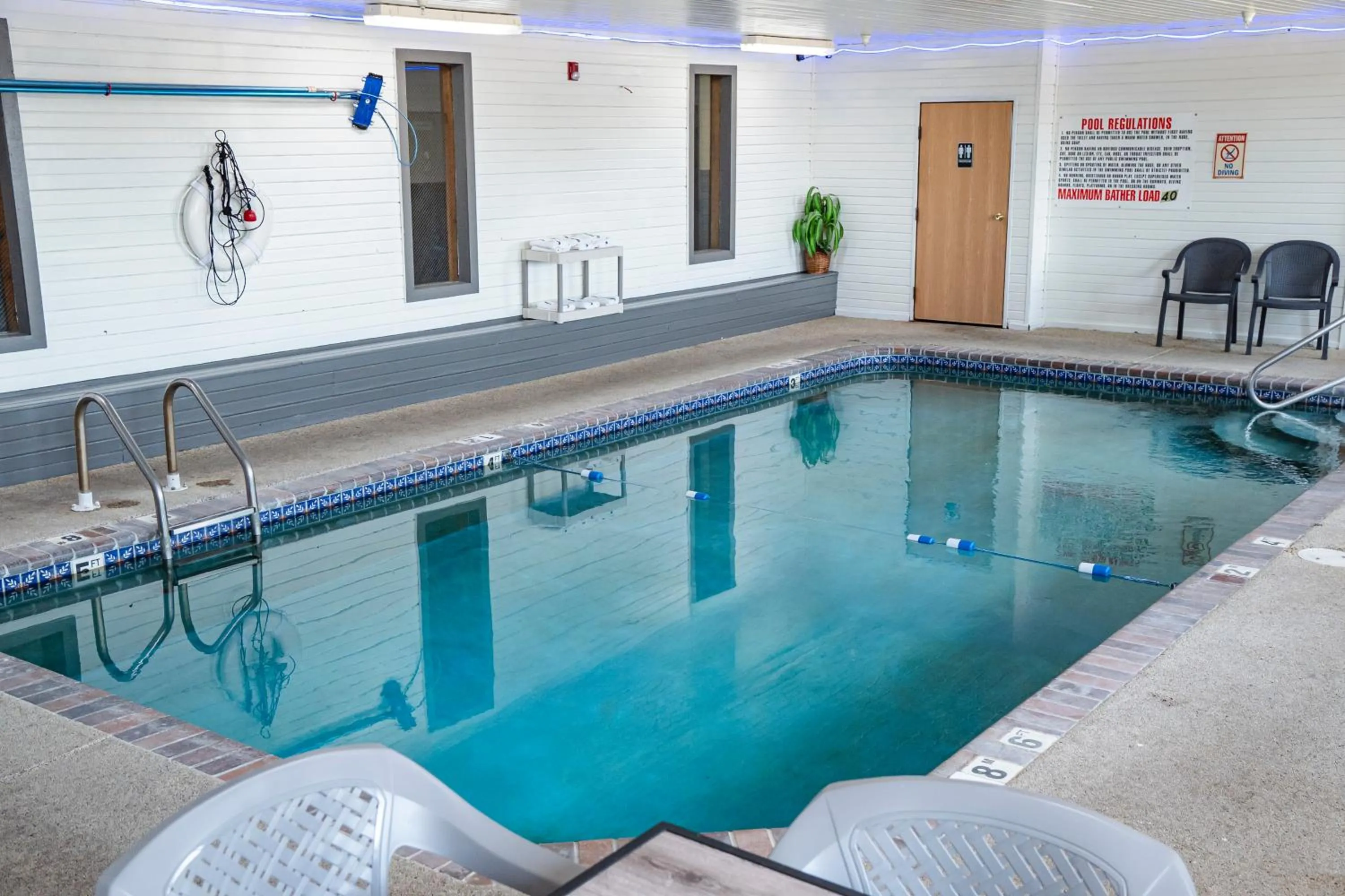 Pool view in Victorian Inn & Suites-York