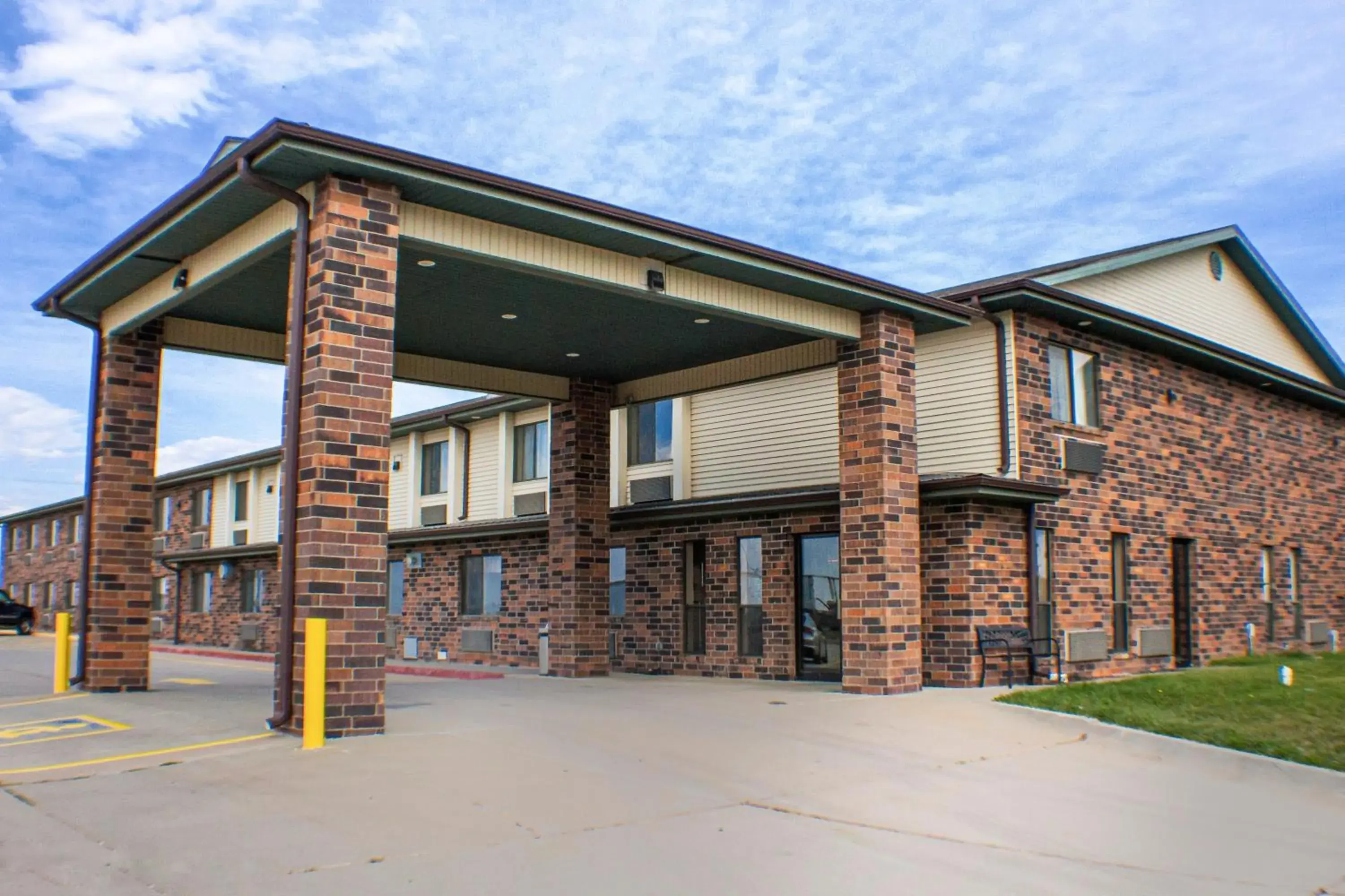 Property building in Victorian Inn & Suites-York Property building in Victorian Inn & Suites-York