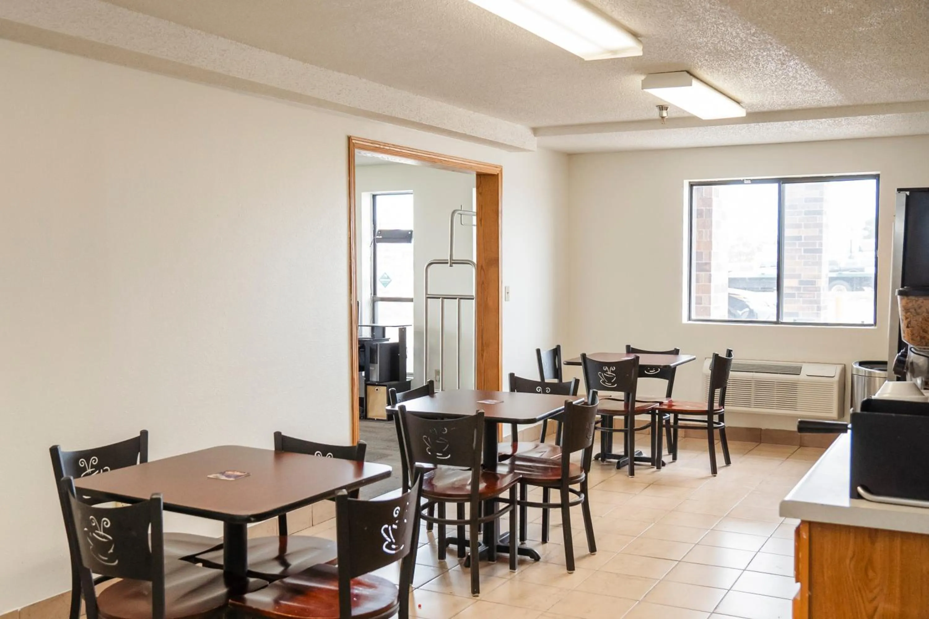 Food and drinks in Victorian Inn & Suites-York