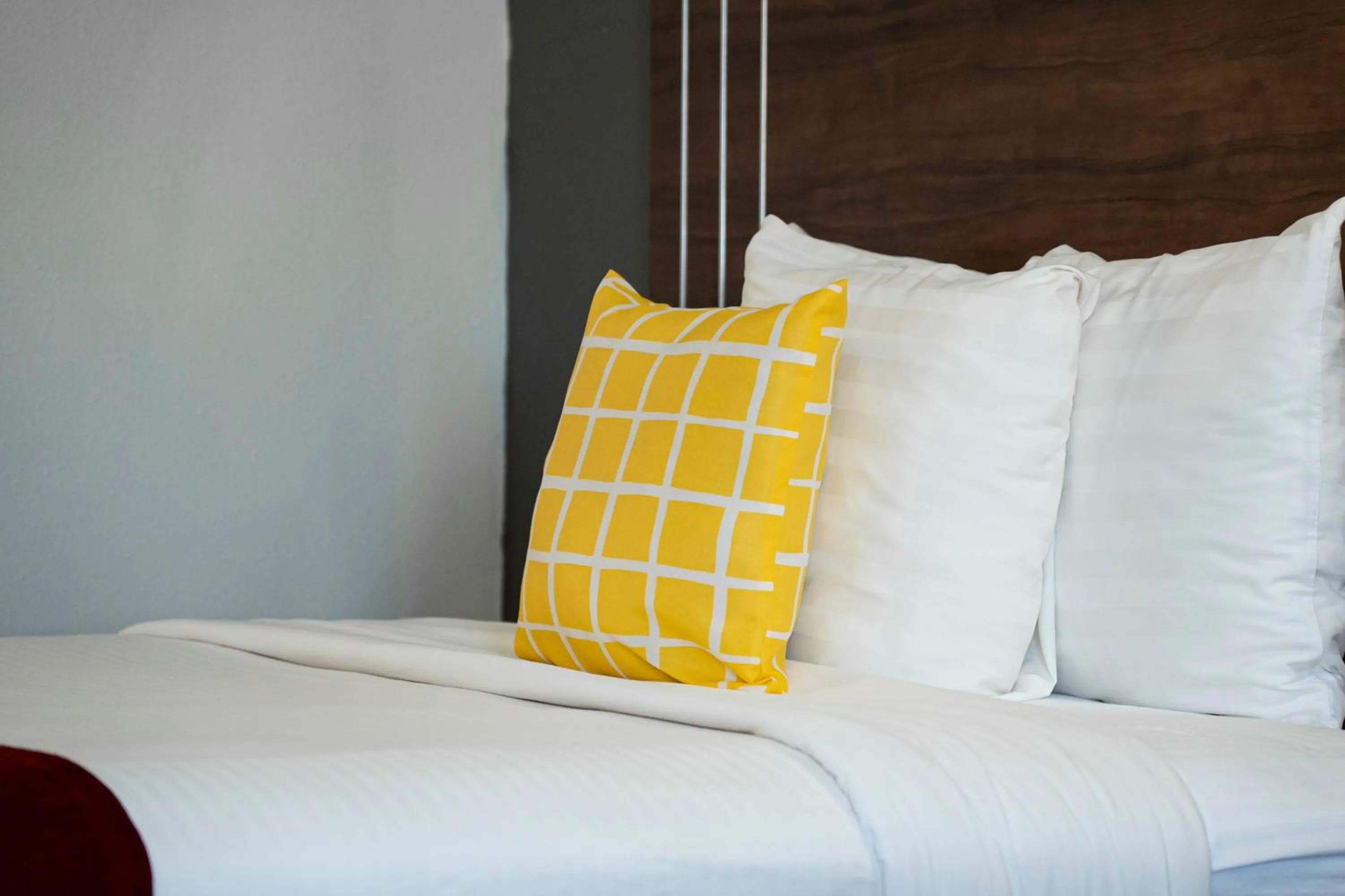 Bed in Victorian Inn & Suites-York