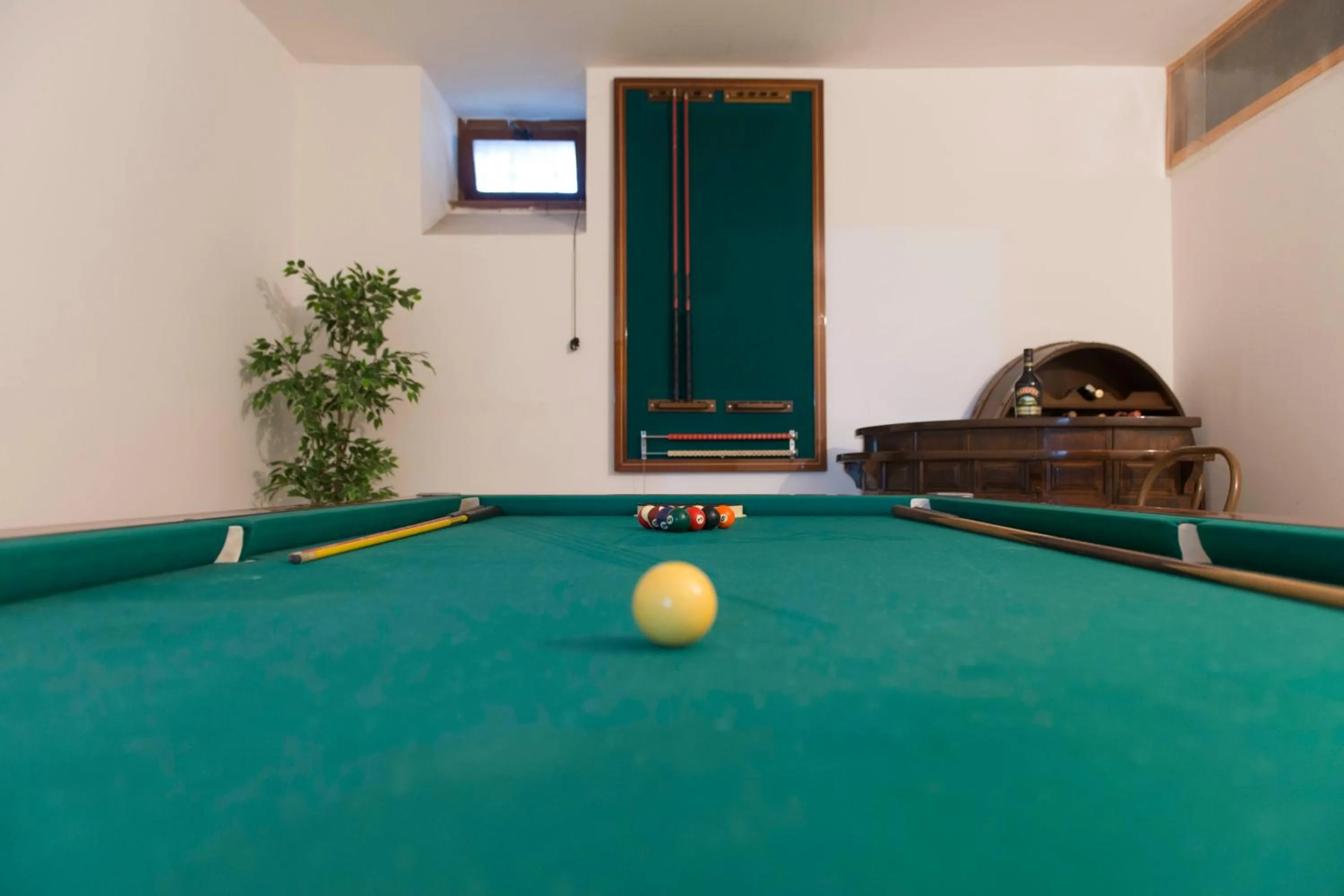 Billiard in loft style taverna con sala giochi