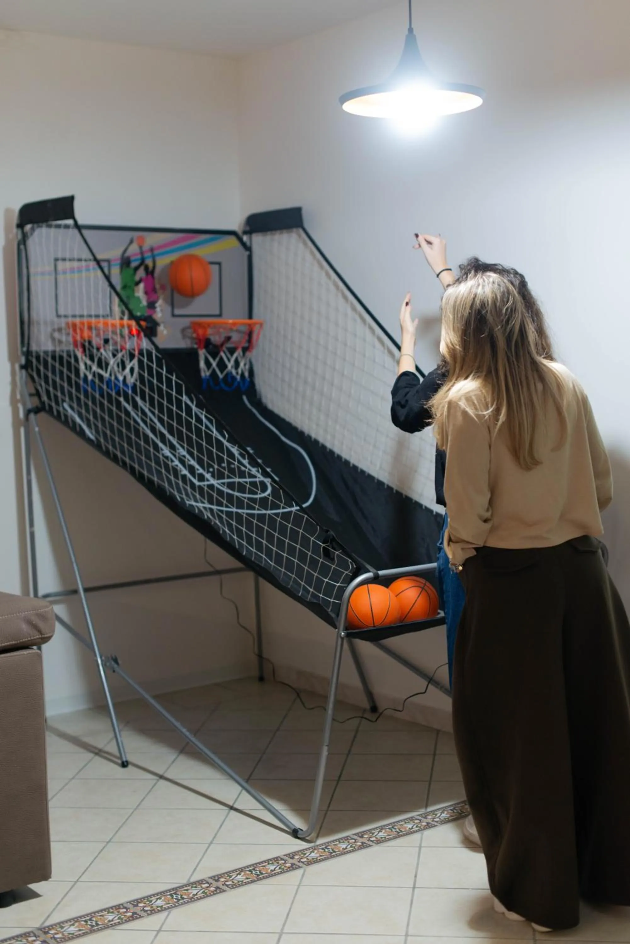 Game Room in loft style taverna con sala giochi