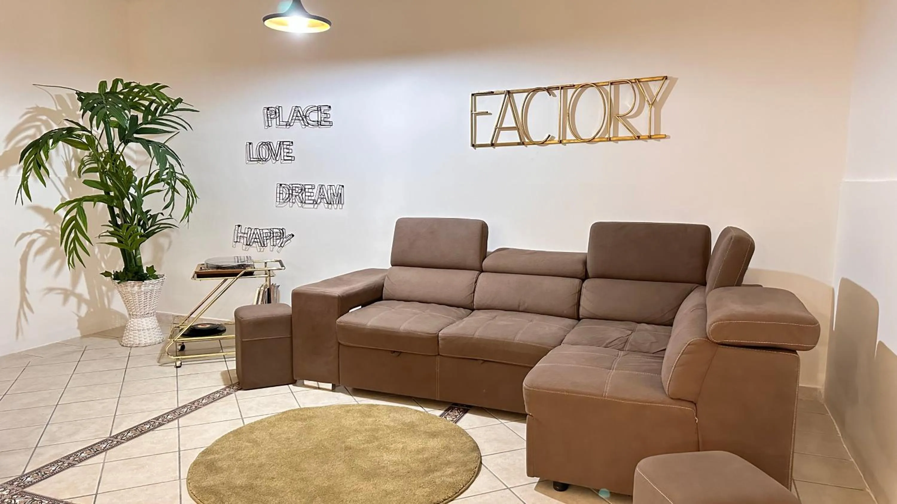 Bed in loft style taverna con sala giochi