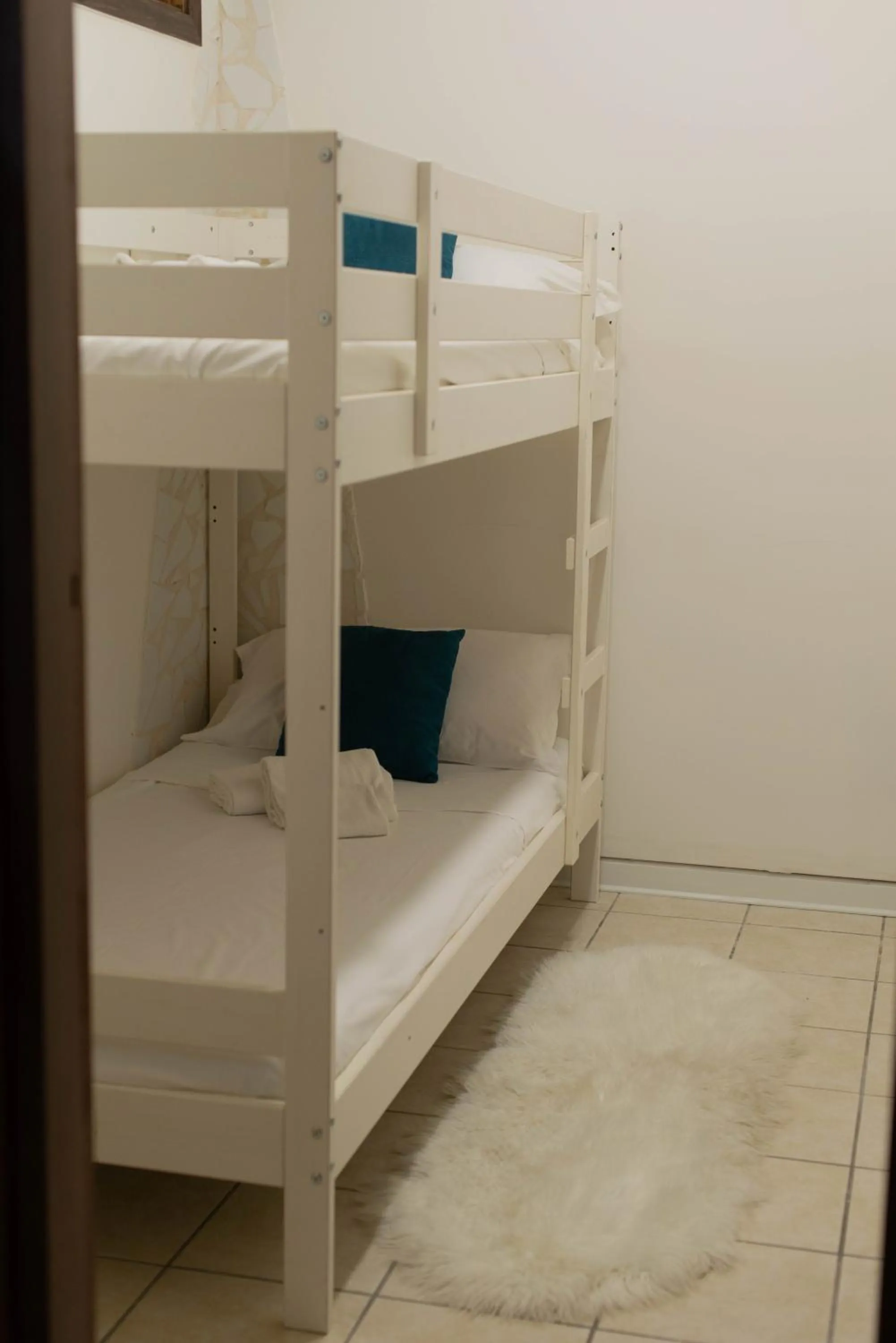 bunk bed, Bed in loft style taverna con sala giochi