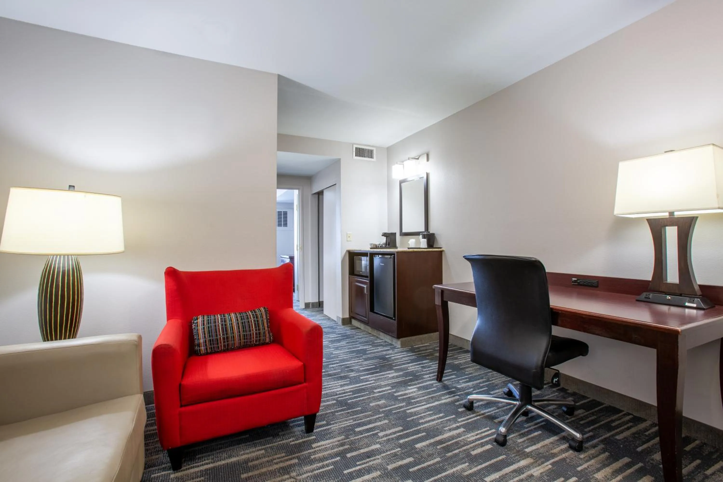 Living room in Country Inn & Suites by Radisson, Tucson City Center AZ