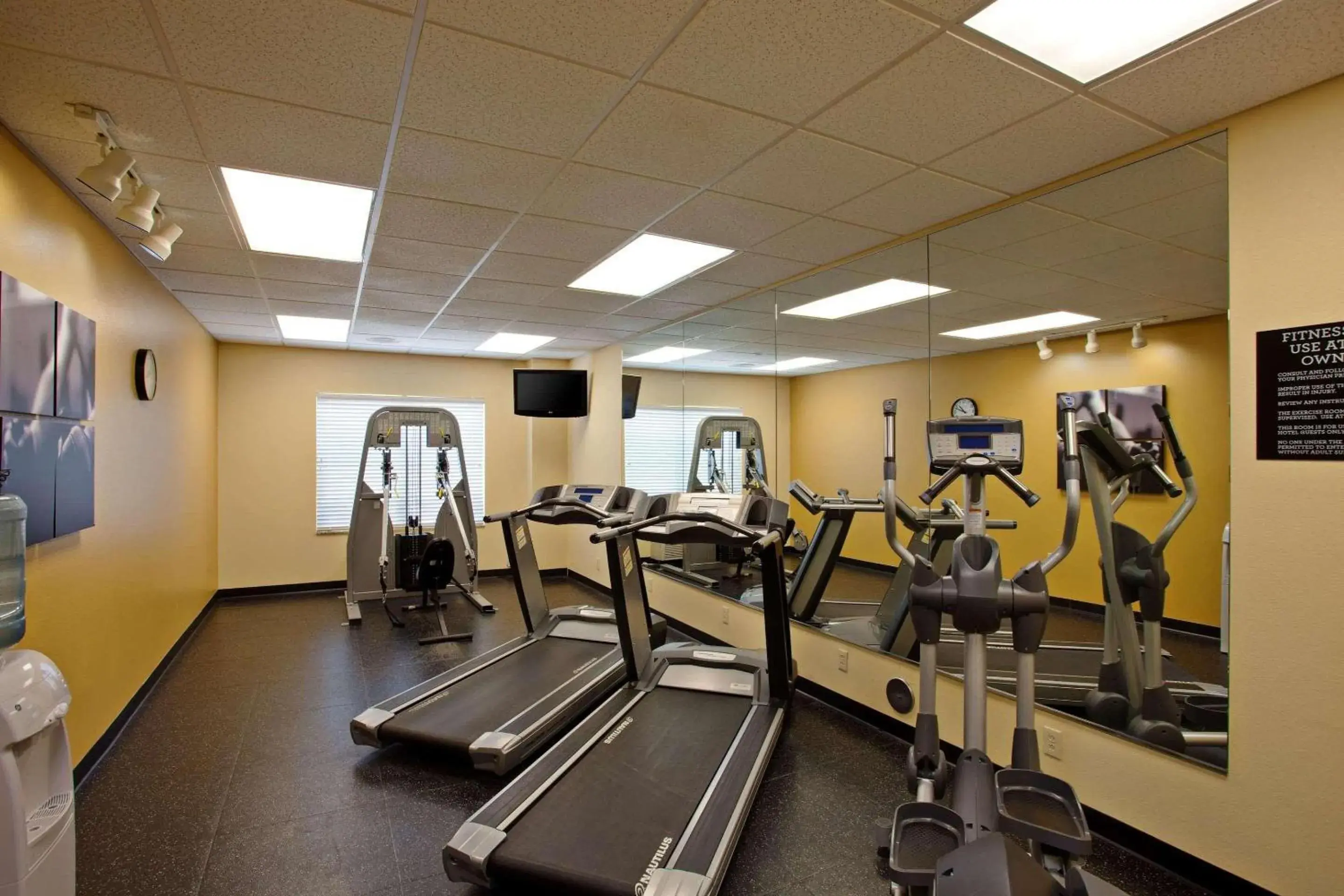 Fitness centre/facilities in Country Inn & Suites by Radisson, Tucson City Center AZ Fitness centre/facilities in Country Inn & Suites by Radisson, Tucson City Center AZ