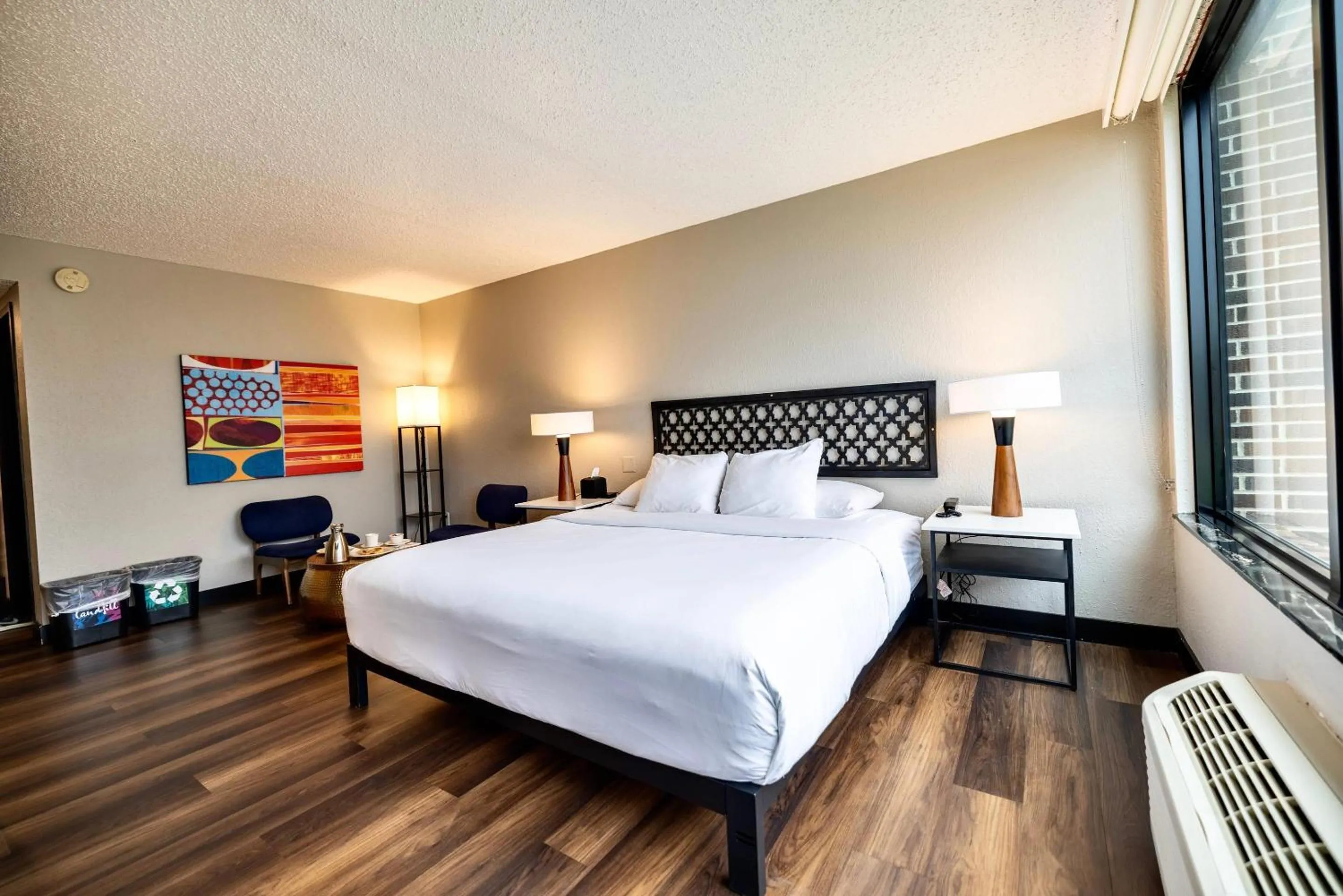 Bedroom, Bed in The Highlander Hotel, Ascend Hotel Collection