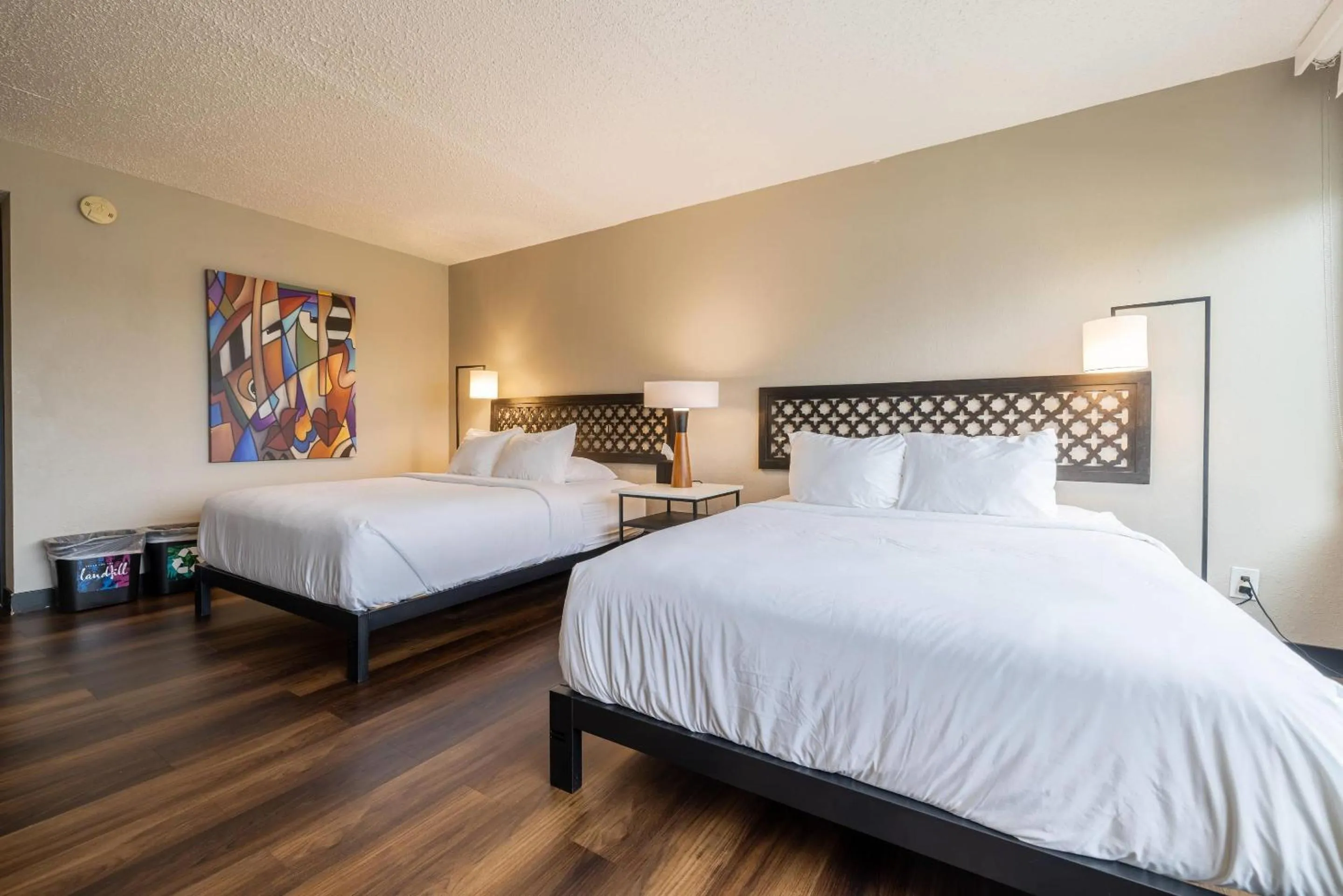 Bedroom, Bed in The Highlander Hotel, Ascend Hotel Collection