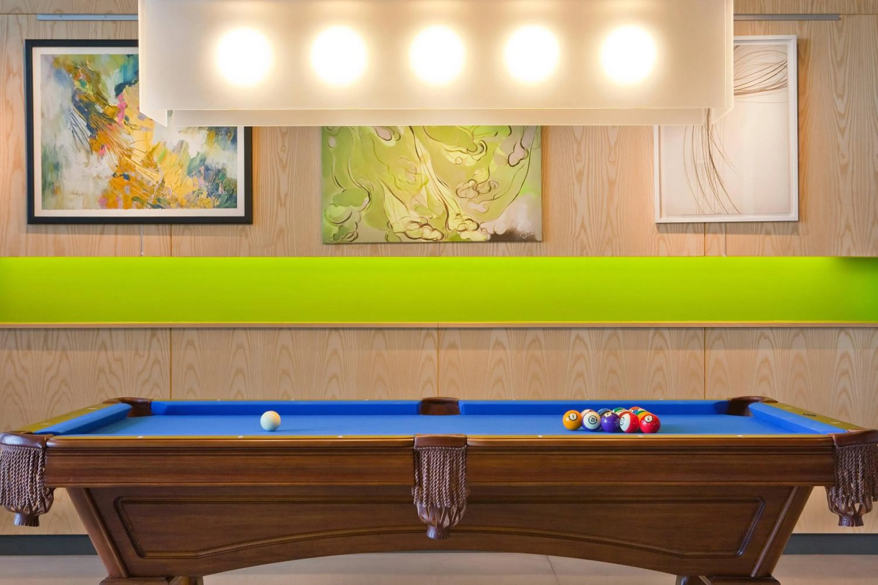 Swimming pool in Aloft Tucson University