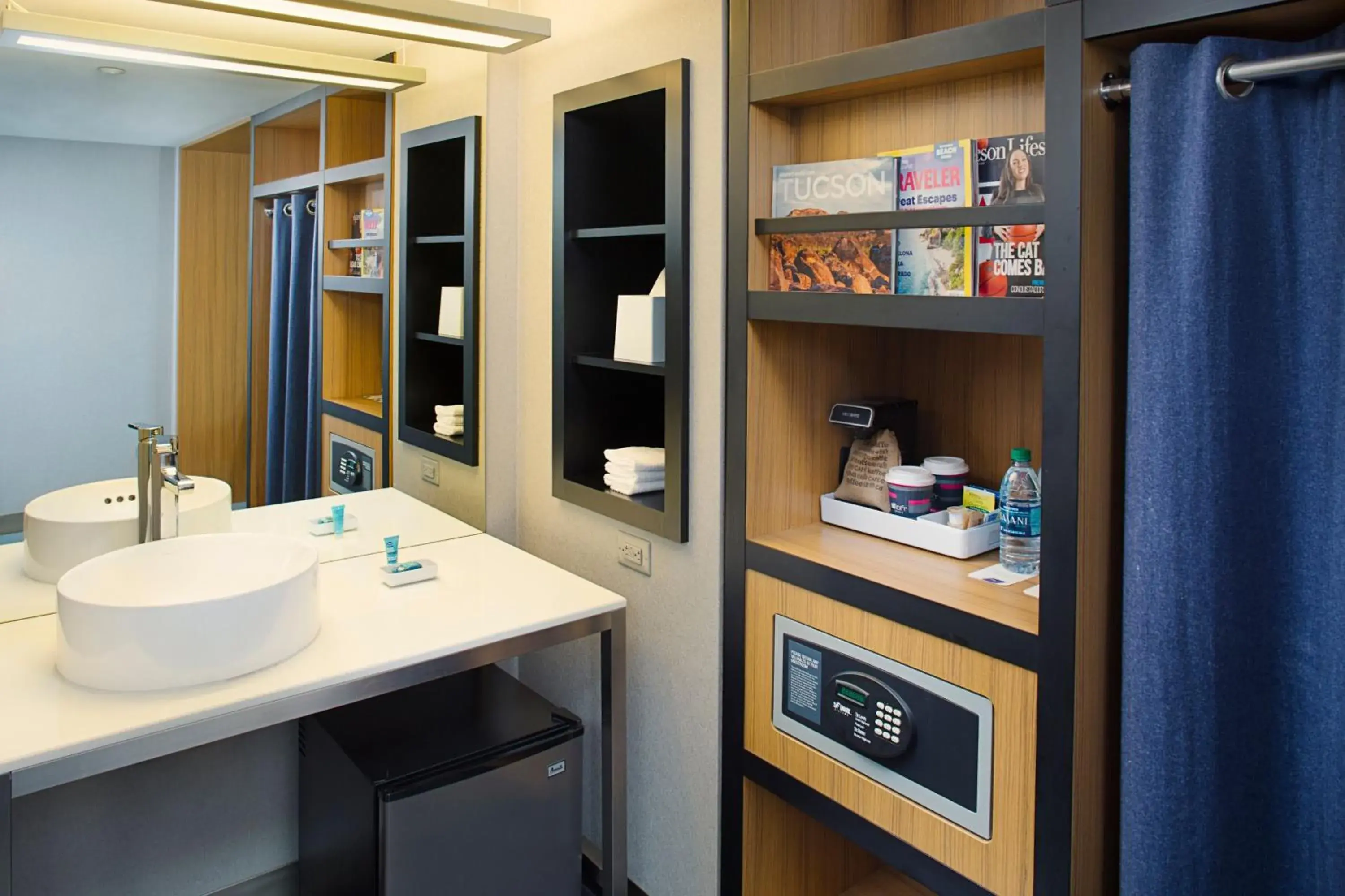 Queen Room with Two Queen Beds - Hearing Accessible in Aloft Tucson University Queen Room with Two Queen Beds - Hearing Accessible in Aloft Tucson University