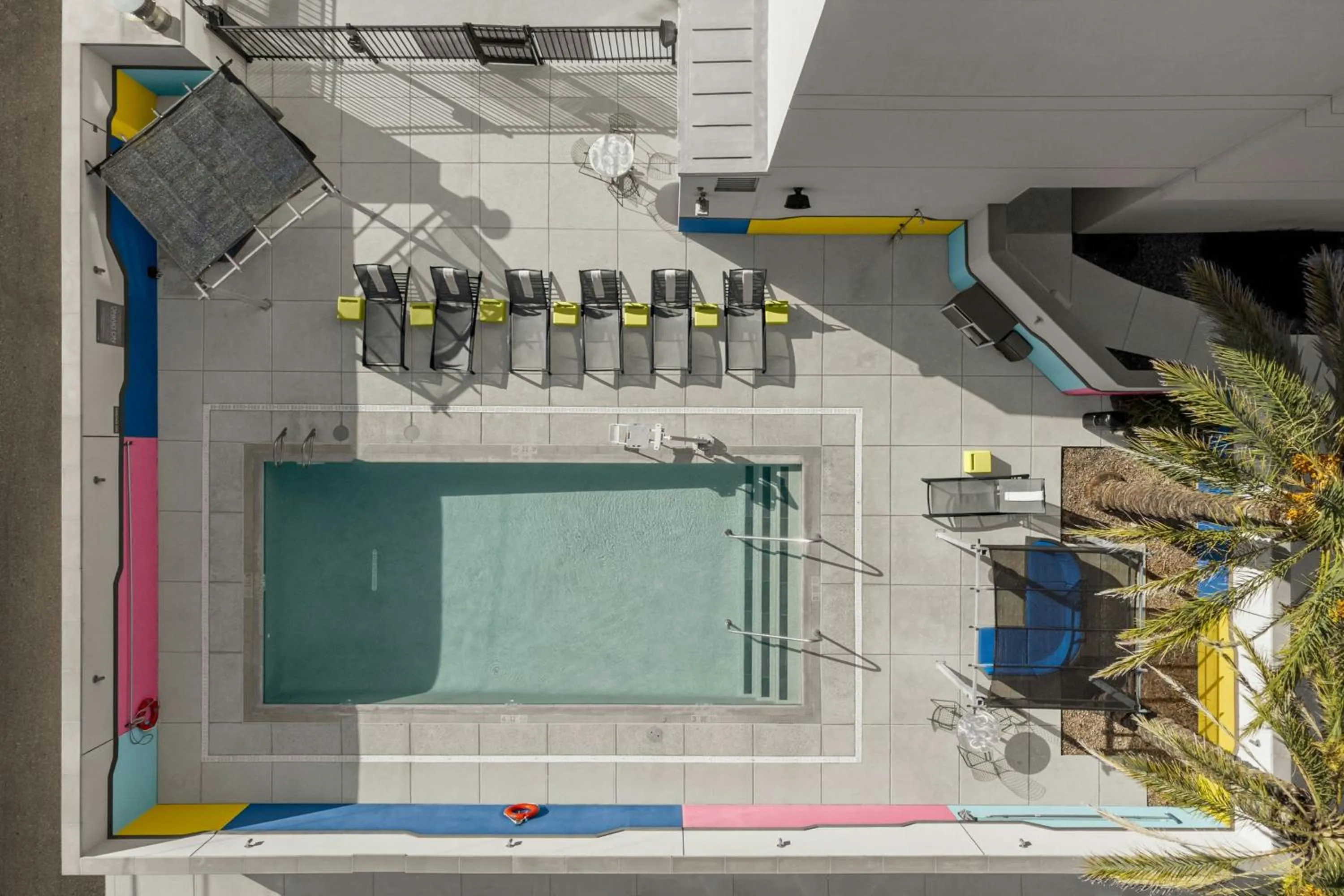 Swimming pool in Aloft Tucson University