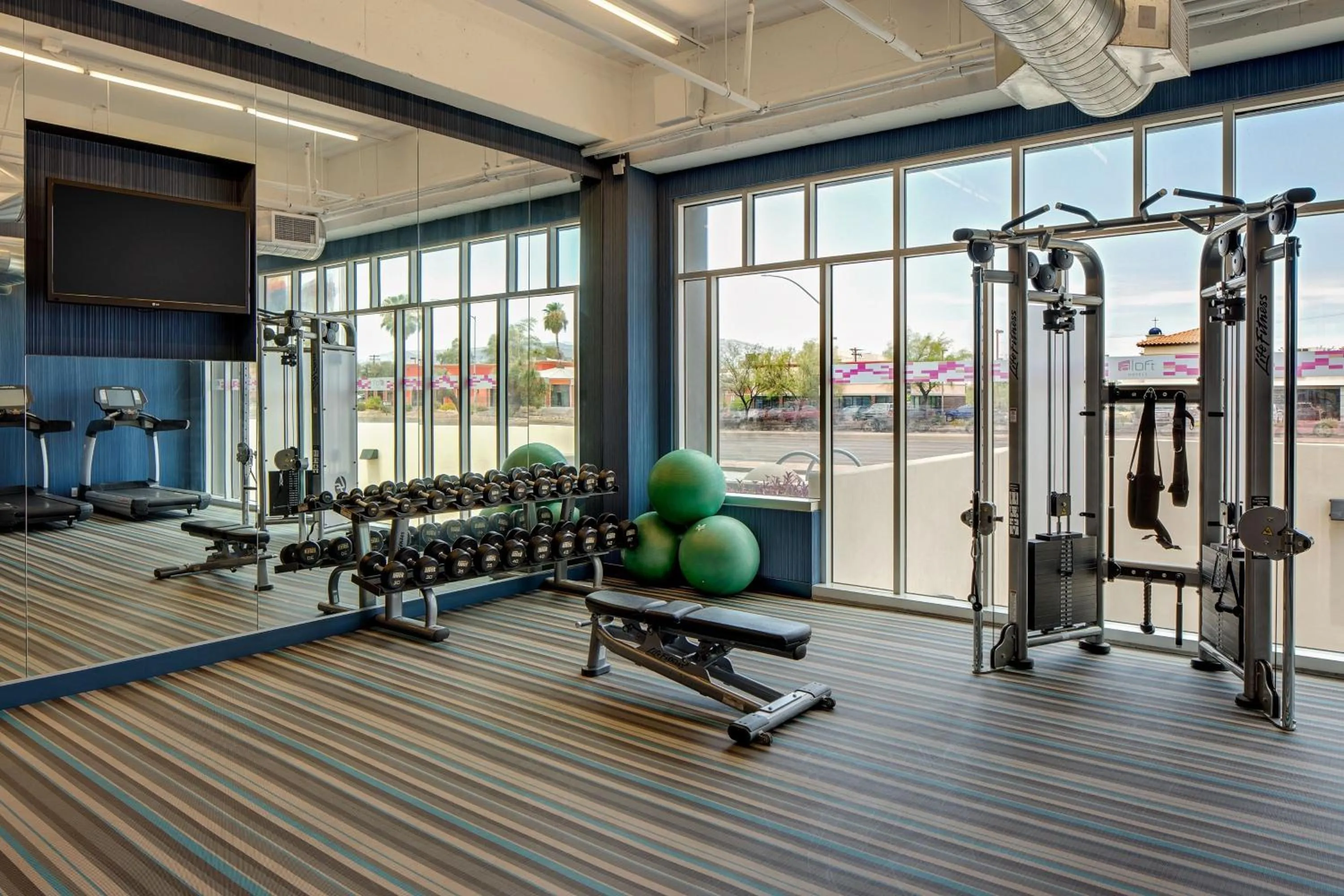 Fitness centre/facilities in Aloft Tucson University
