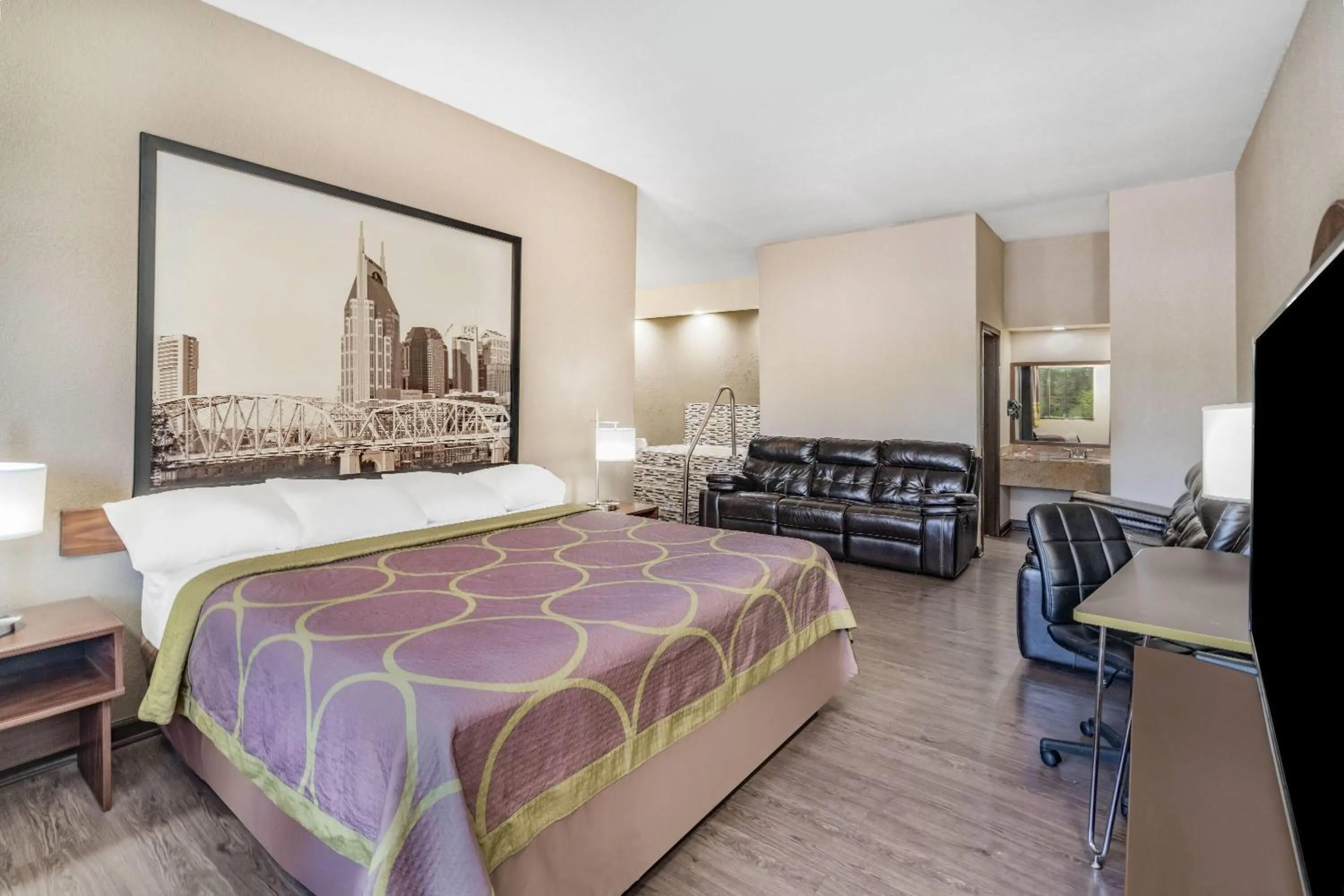 Photo of the whole room, Bed in Super 8 by Wyndham Columbia