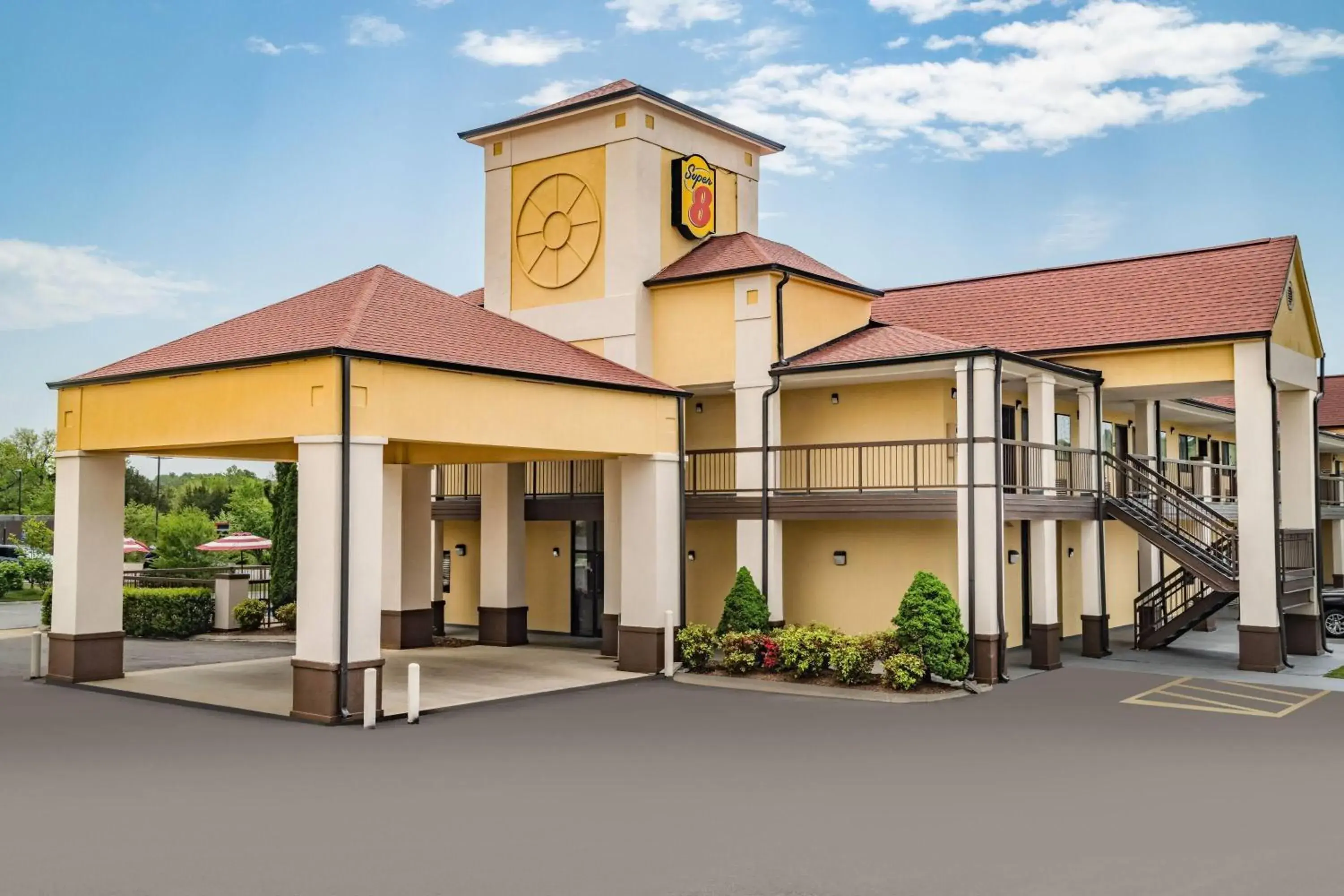 Property building in Super 8 by Wyndham Columbia Property building in Super 8 by Wyndham Columbia