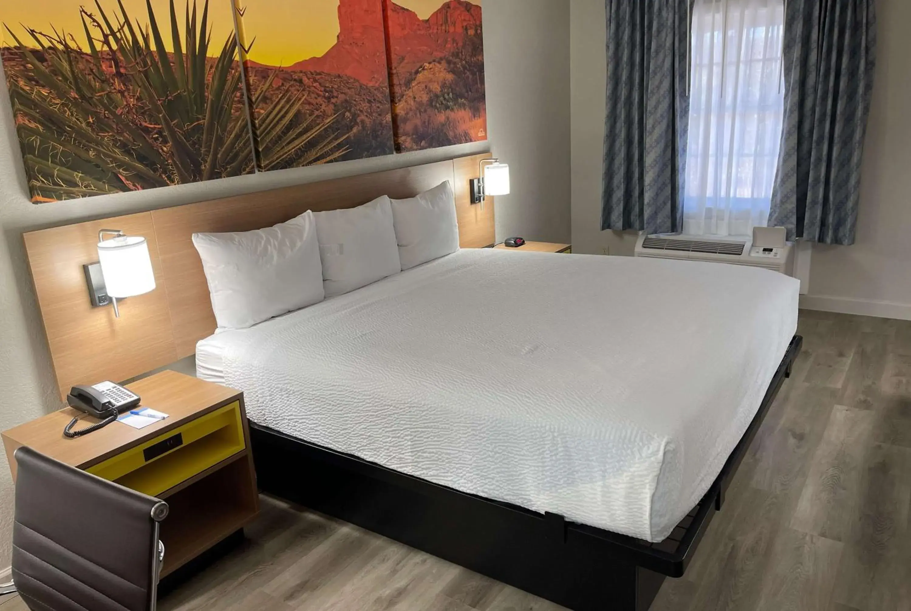 Photo of the whole room, Bed in Days Inn by Wyndham Tucson City Center Photo of the whole room, Bed in Days Inn by Wyndham Tucson City Center