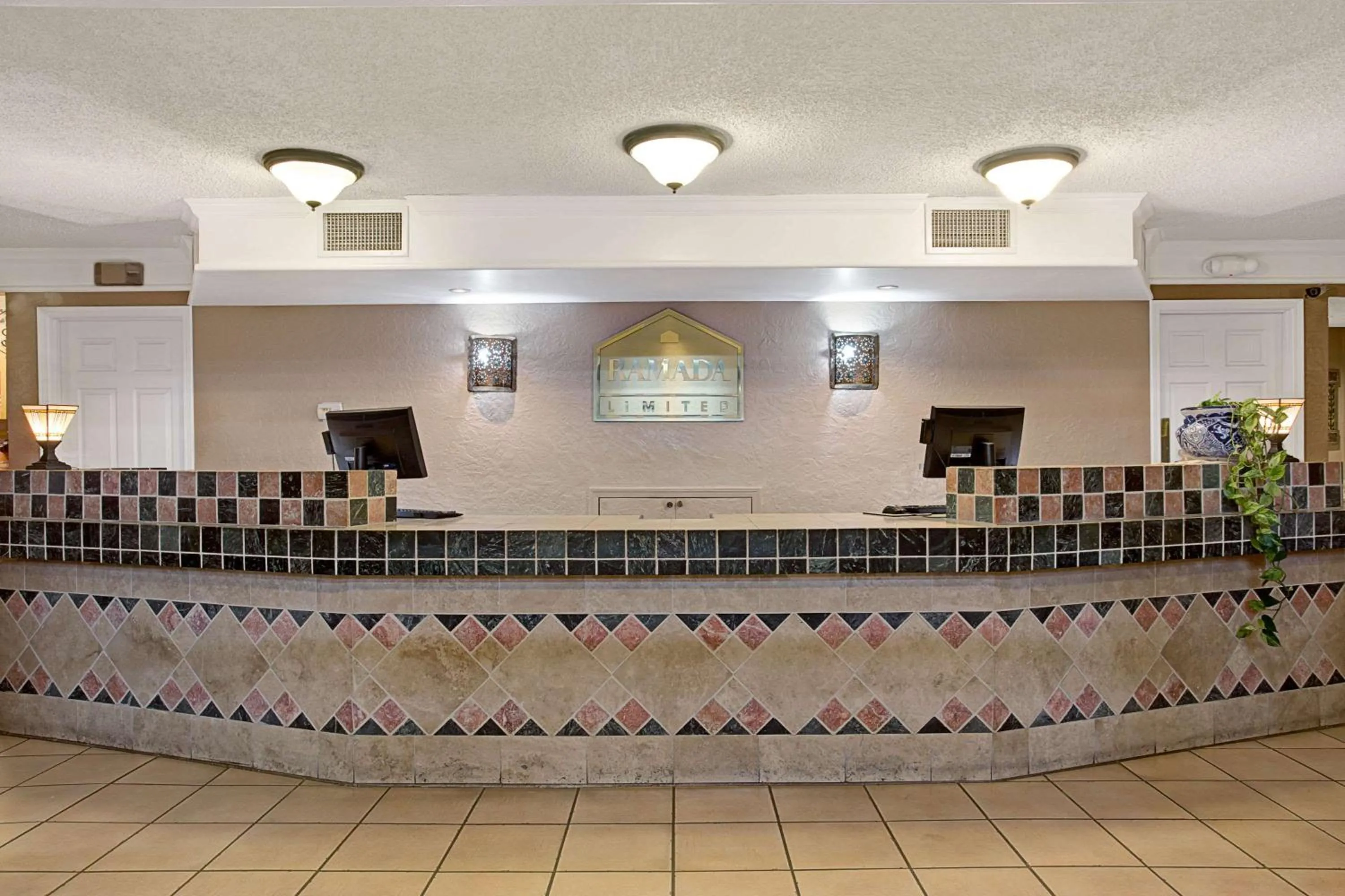 Lobby or reception in Days Inn by Wyndham Tucson City Center