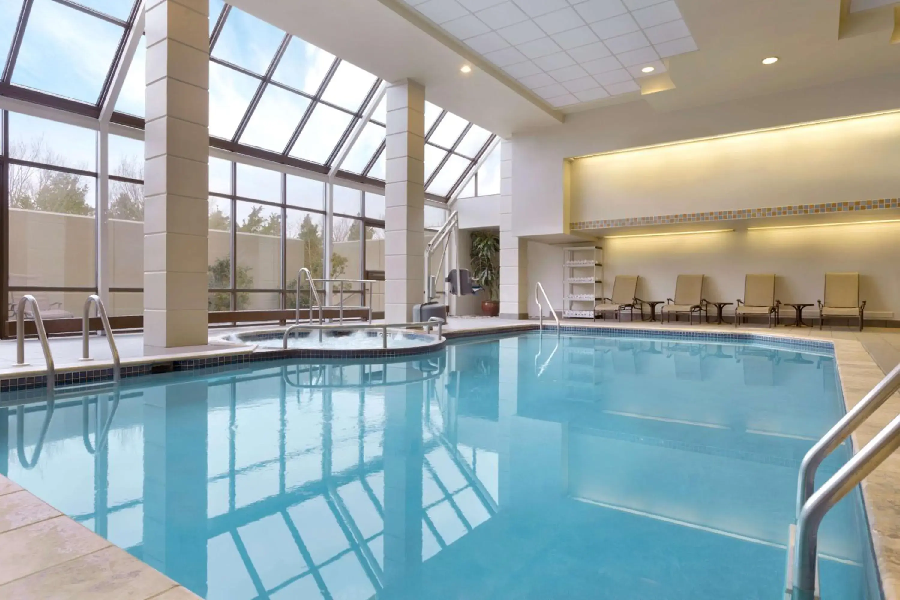Pool view in Embassy Suites by Hilton Piscataway Somerset Pool view in Embassy Suites by Hilton Piscataway Somerset