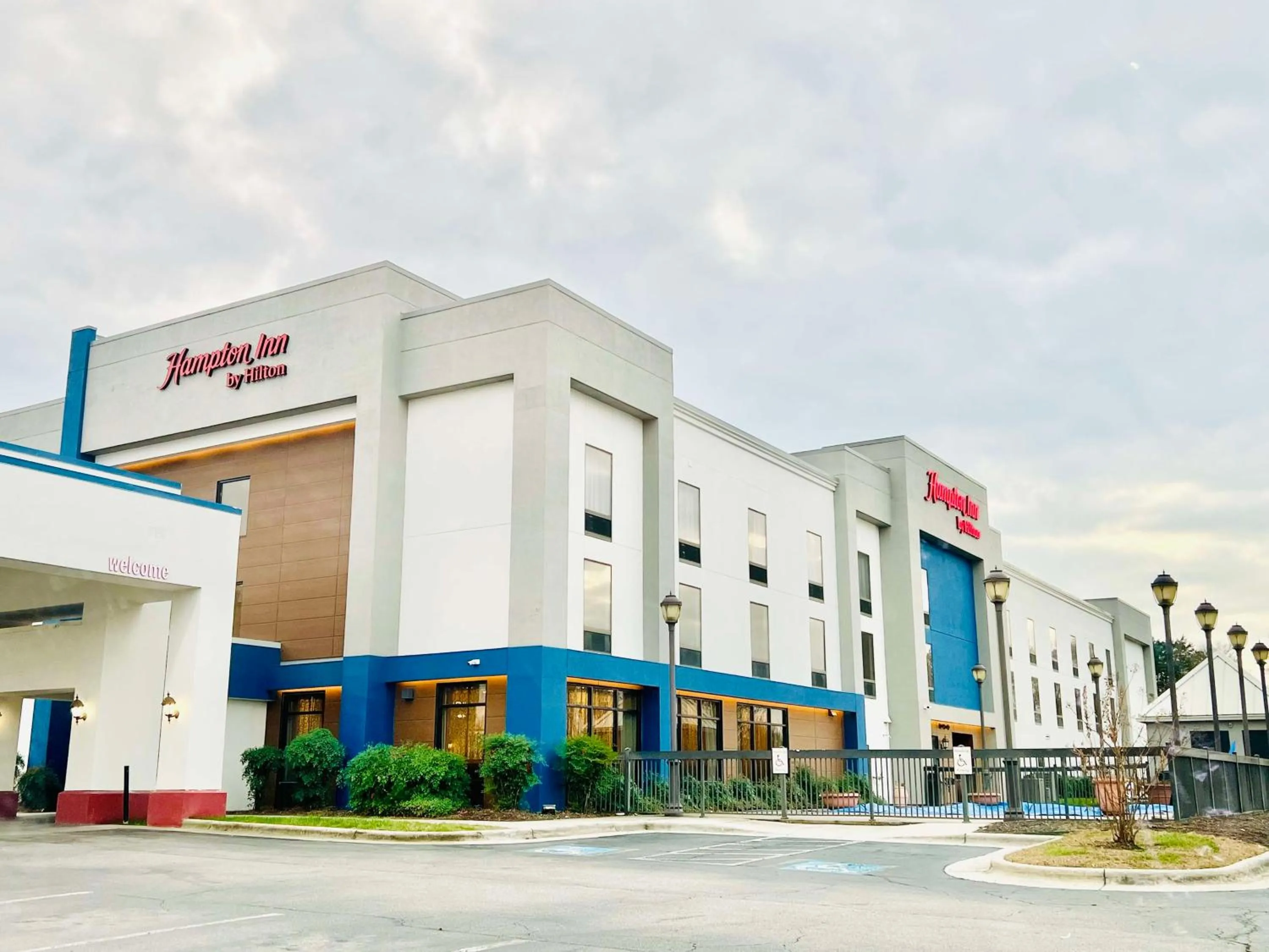 Property building in Hampton Inn Stony Creek