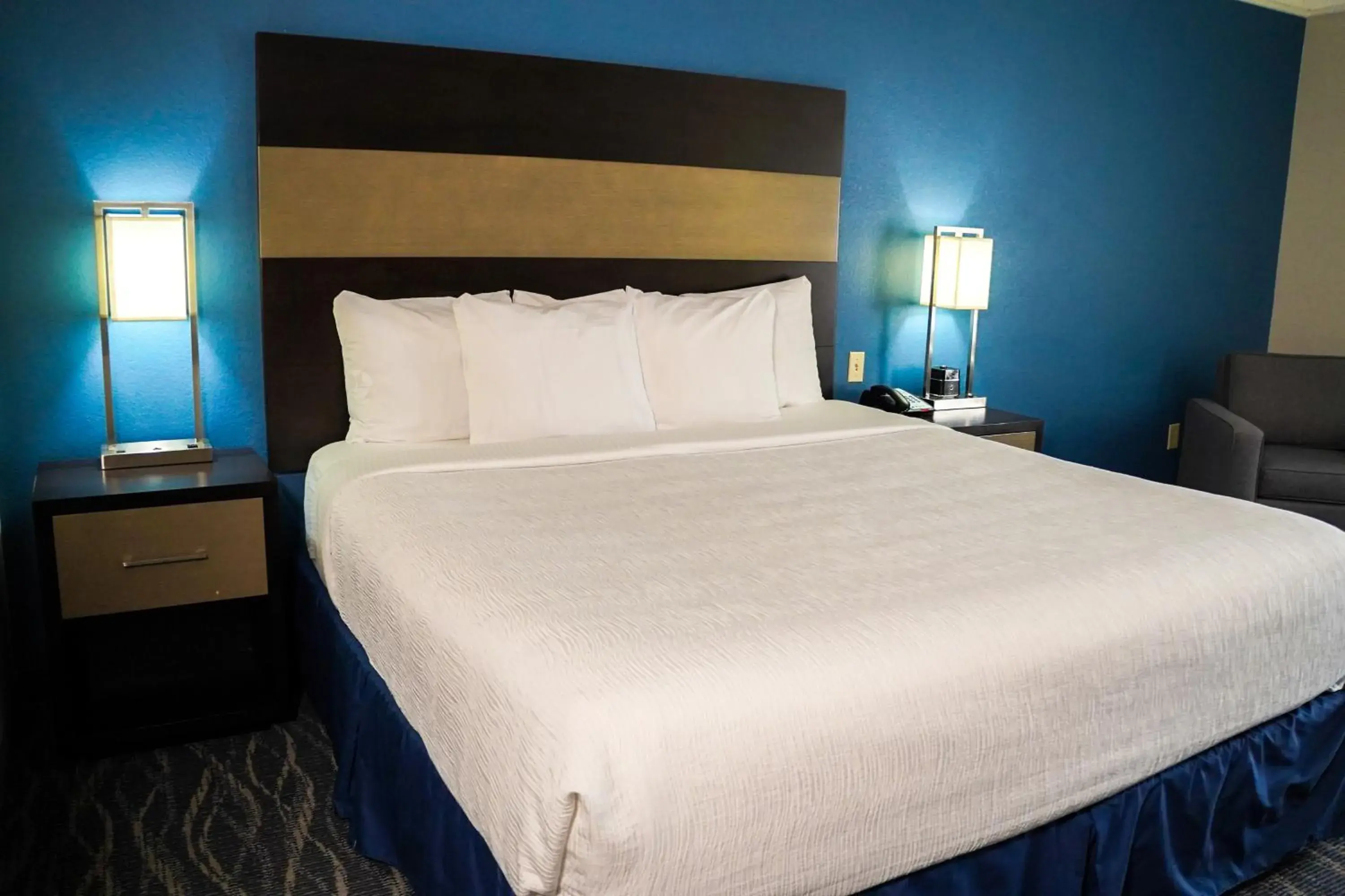 Bed in La Quinta by Wyndham Phoenix I-10 West Bed in La Quinta by Wyndham Phoenix I-10 West