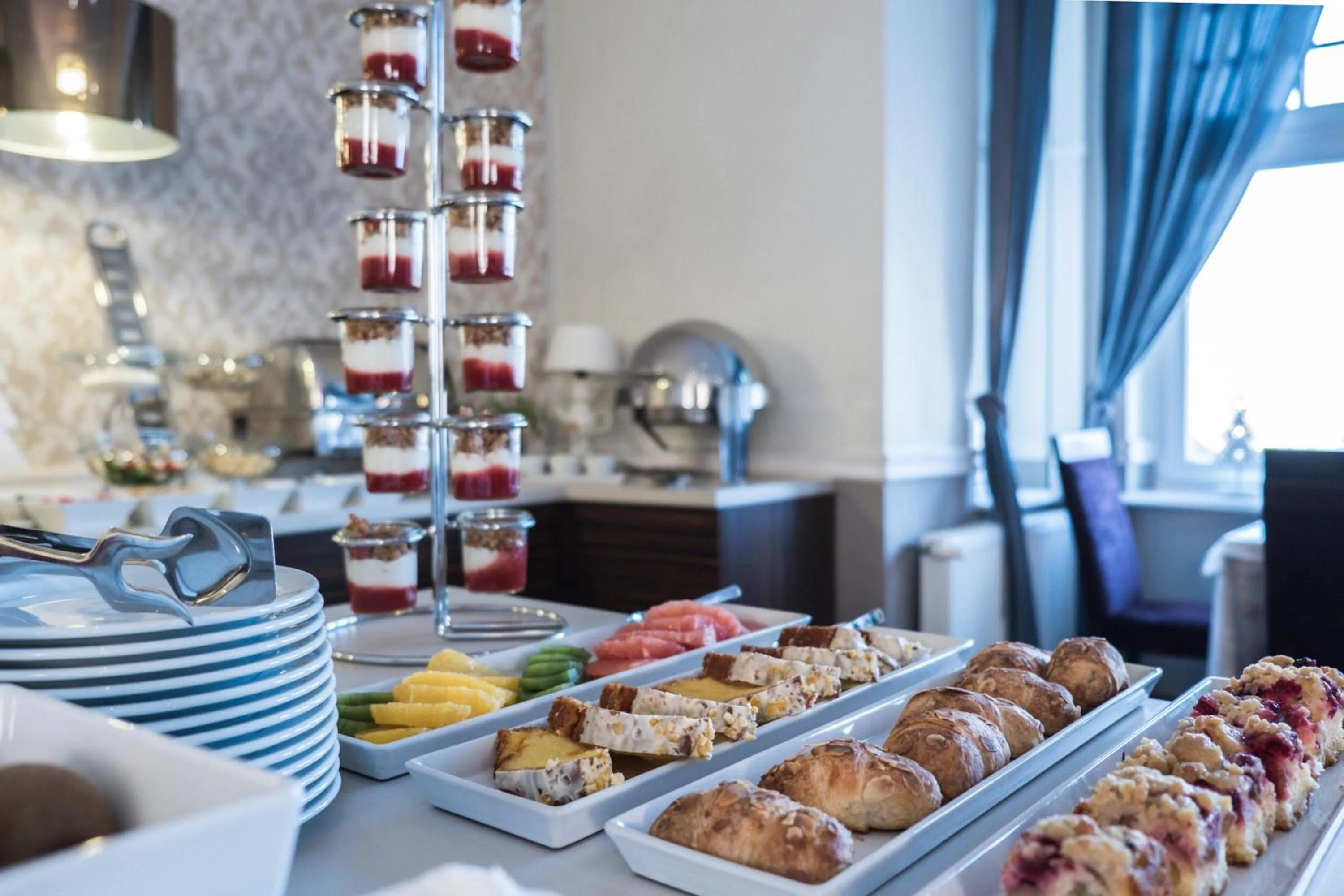 Breakfast in City Boutique Hotel