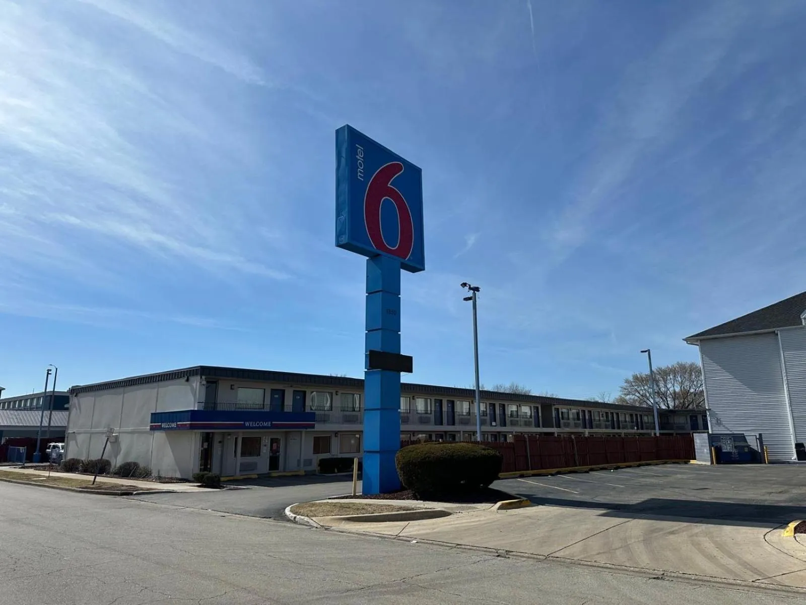 Property building in Motel 6-Joliet, IL - I-80