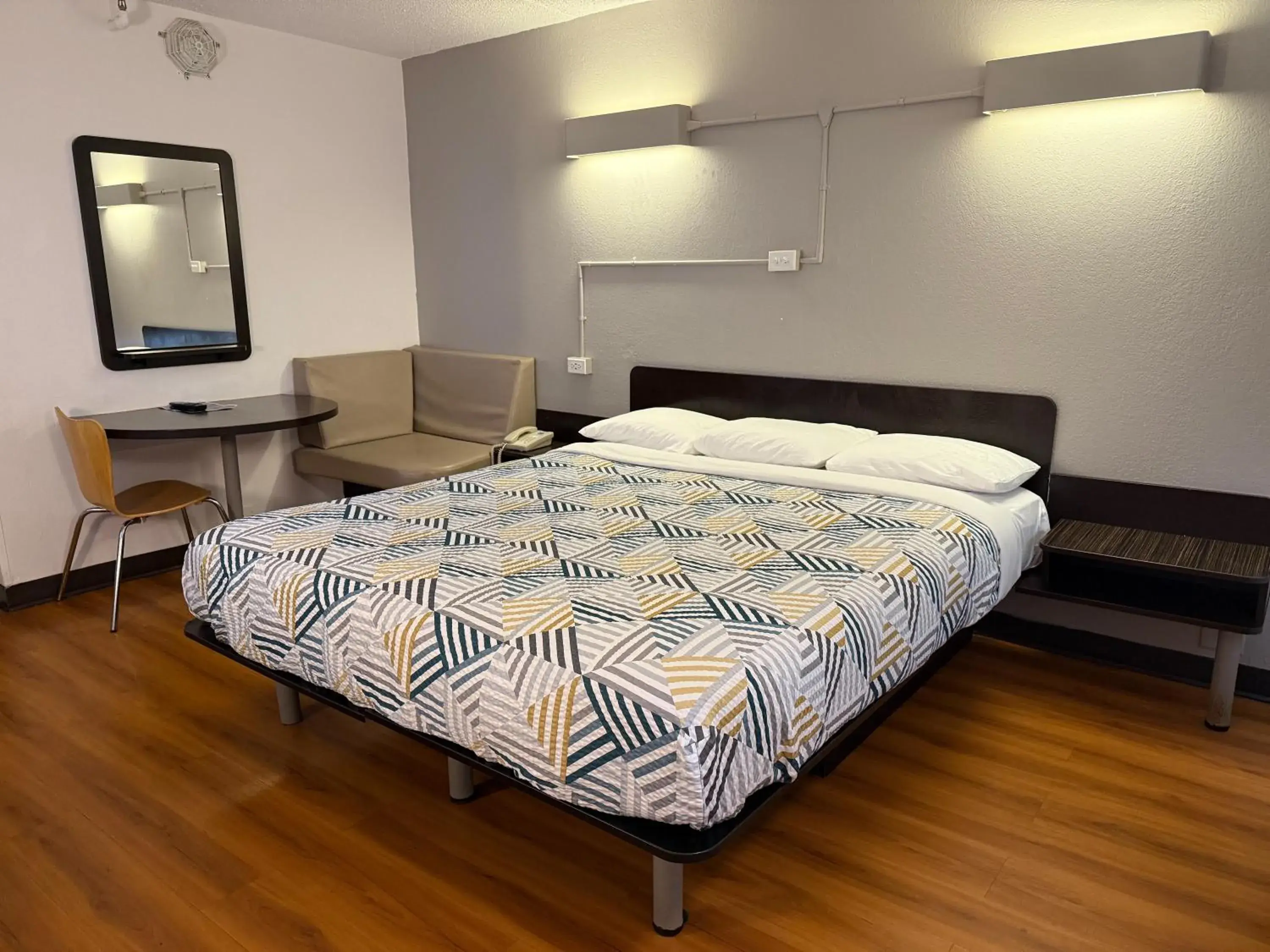 Bedroom, Bed in Motel 6-Joliet, IL - I-80 Bedroom, Bed in Motel 6-Joliet, IL - I-80