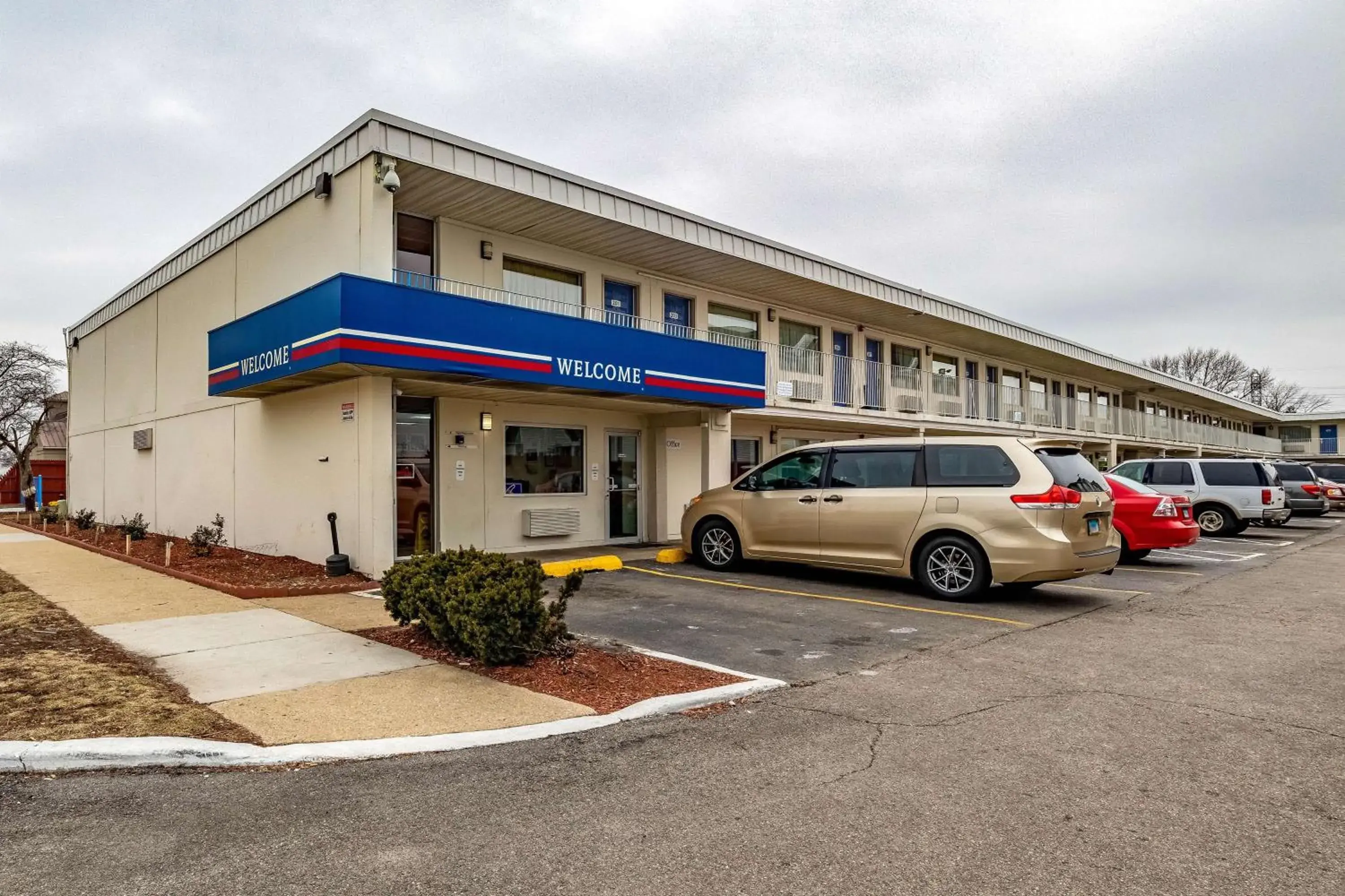 Property building in Motel 6-Joliet, IL - I-80 Property building in Motel 6-Joliet, IL - I-80