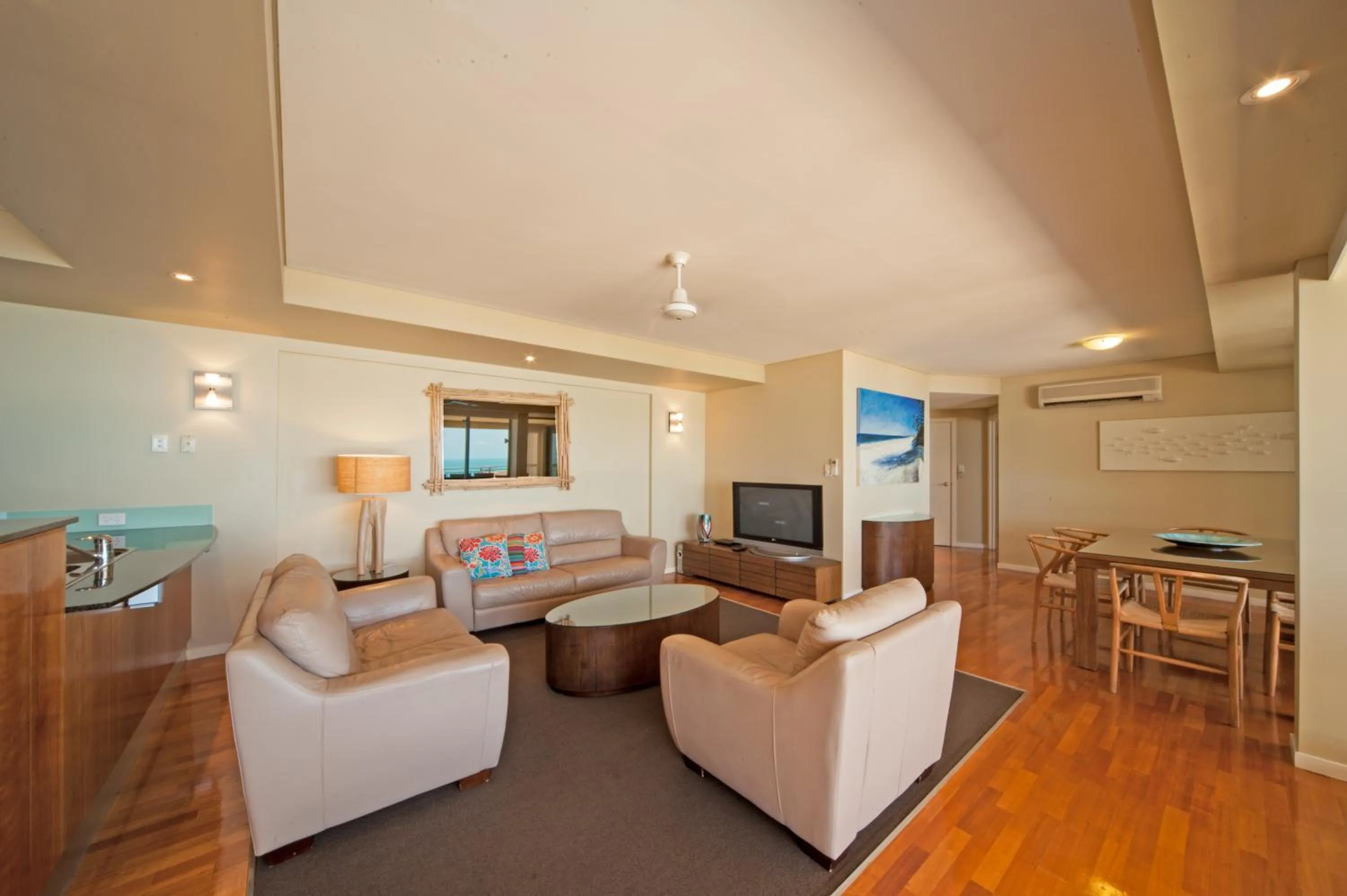 Living room in Pinnacles