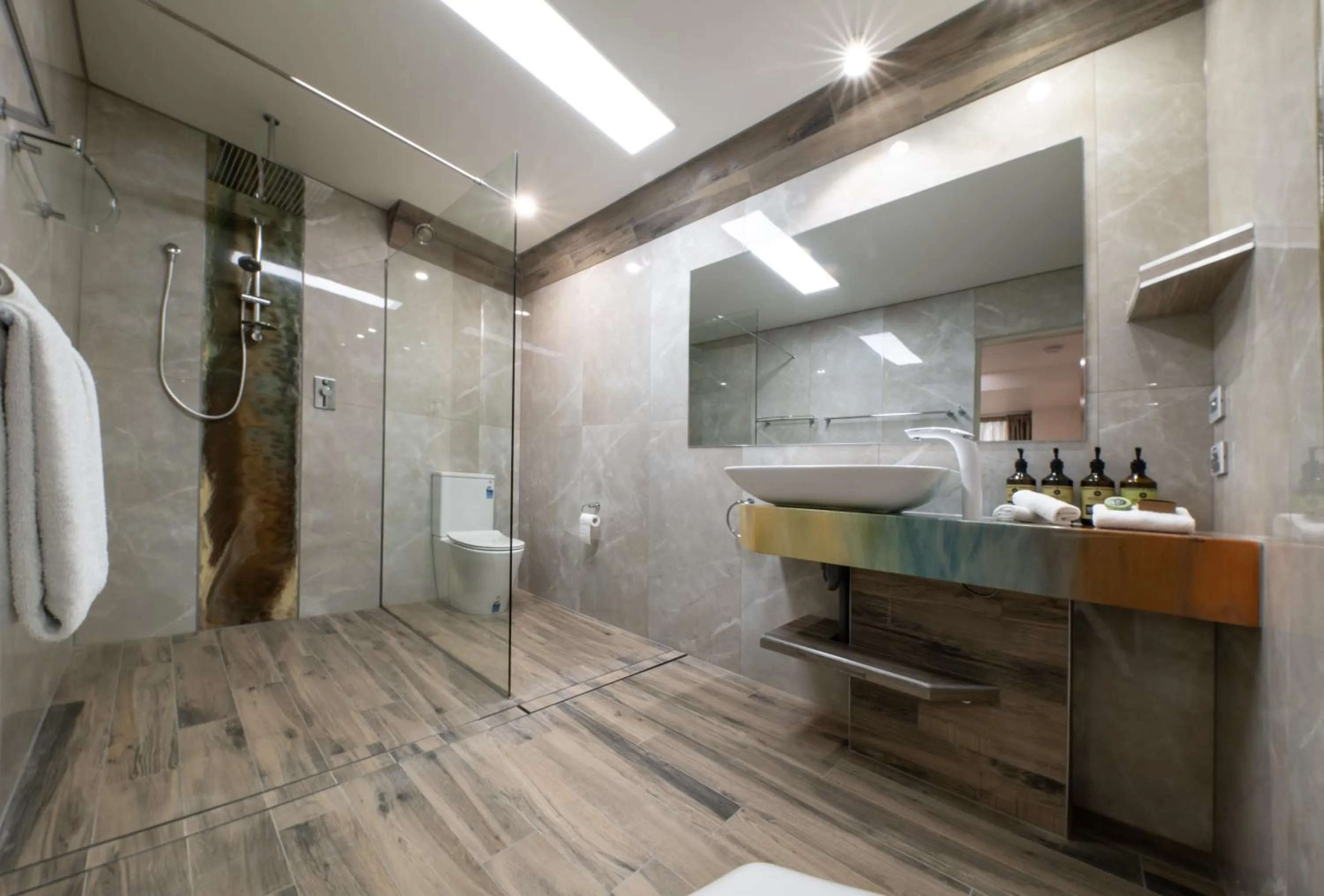 Bathroom in Pinnacles