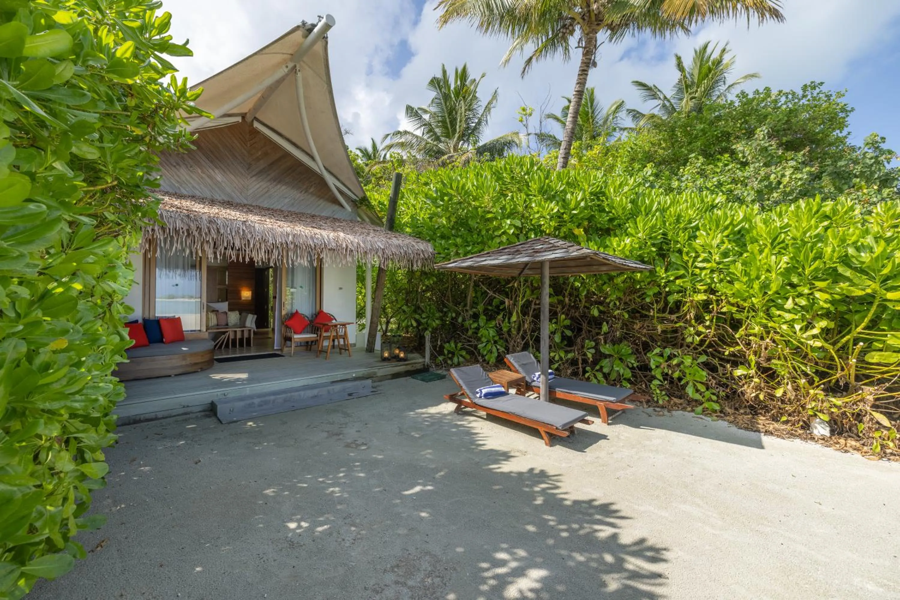 Day in Cinnamon Hakuraa Huraa Maldives - All Inclusive Adults-Only Escape with One-way Free Speedboat