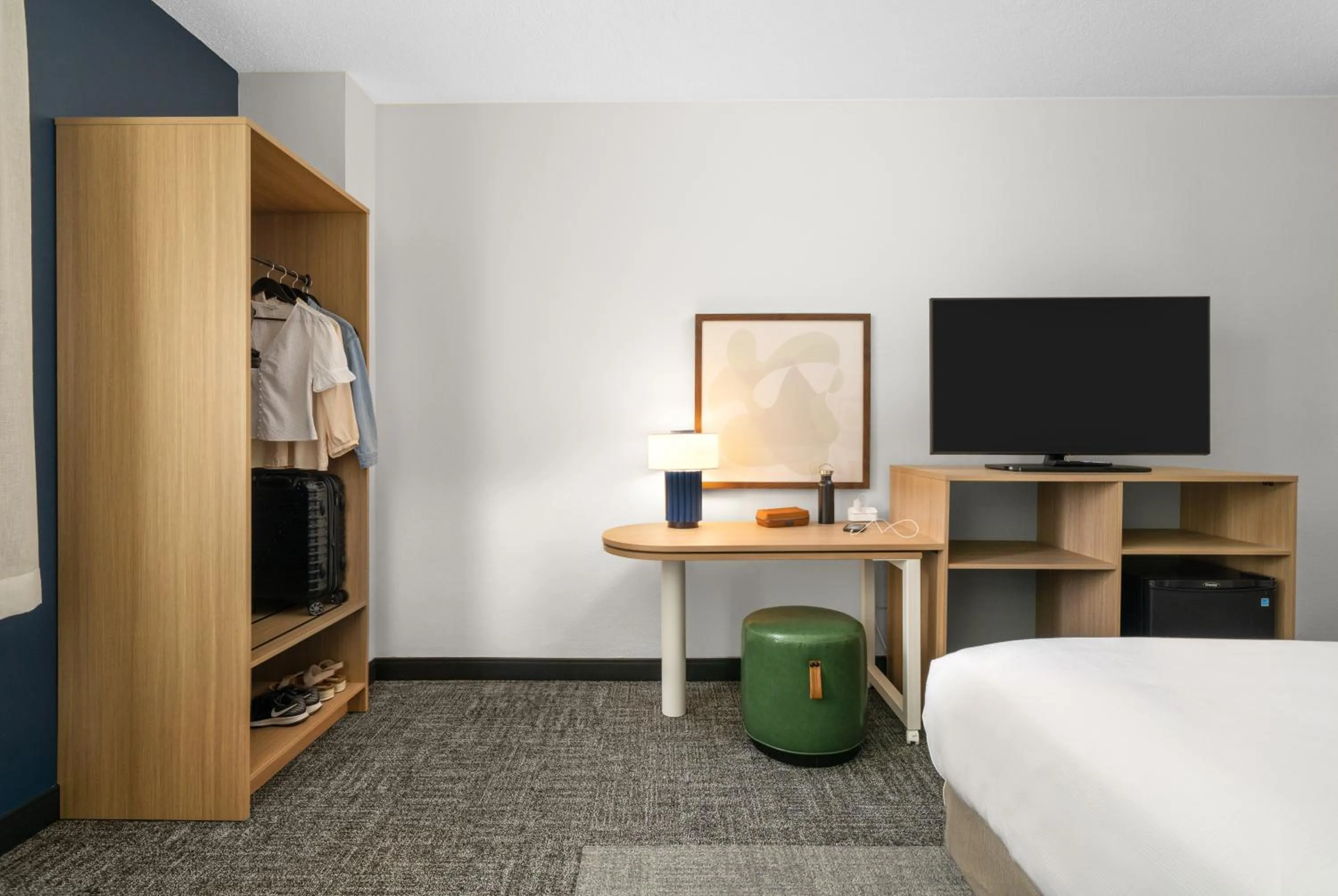 Bedroom, Bed in Spark by Hilton Atlanta Kennesaw Town Center