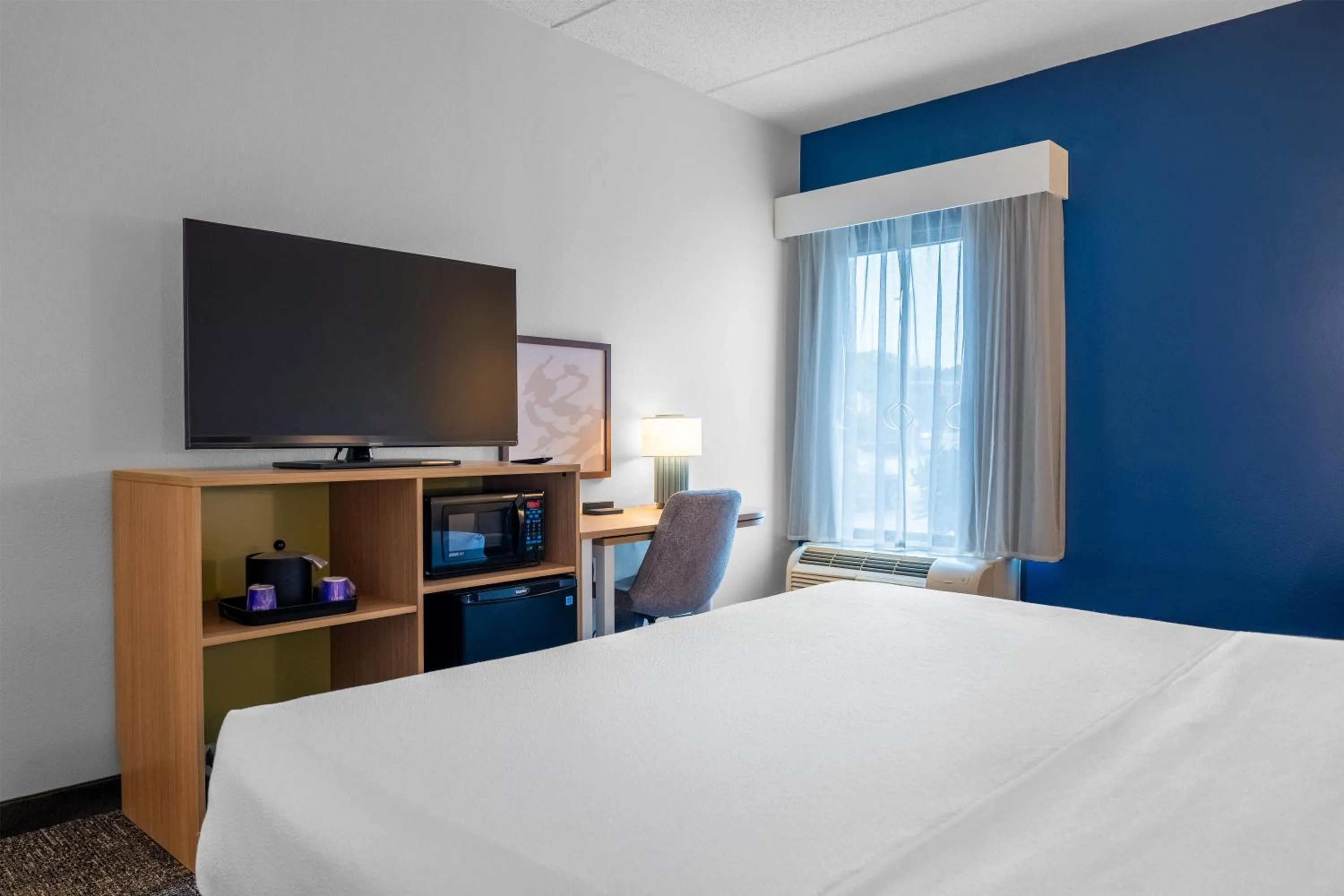 Bed in Spark by Hilton Atlanta Kennesaw Town Center