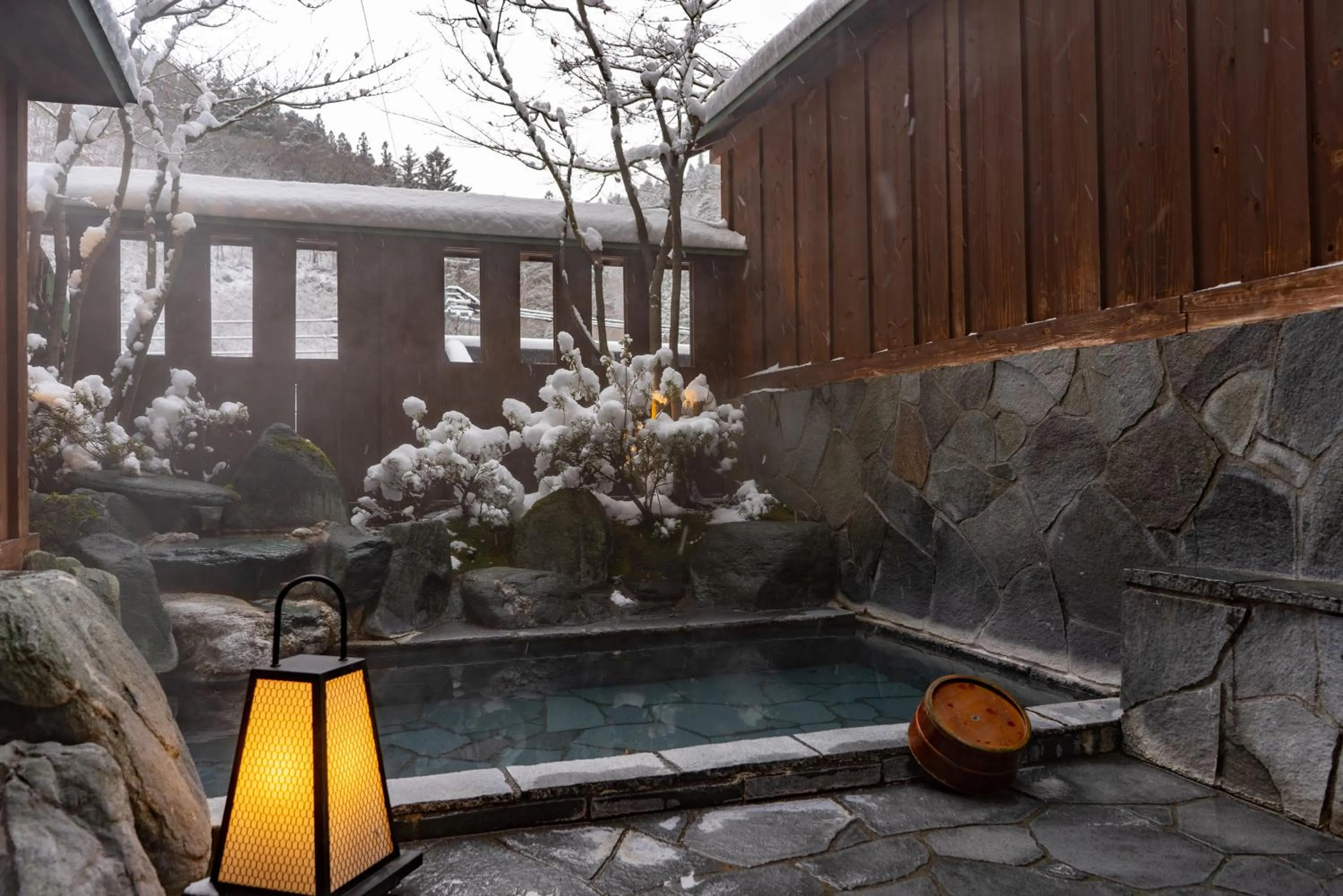 Hot Spring Bath in Shima Onsen Kashiwaya Ryokan