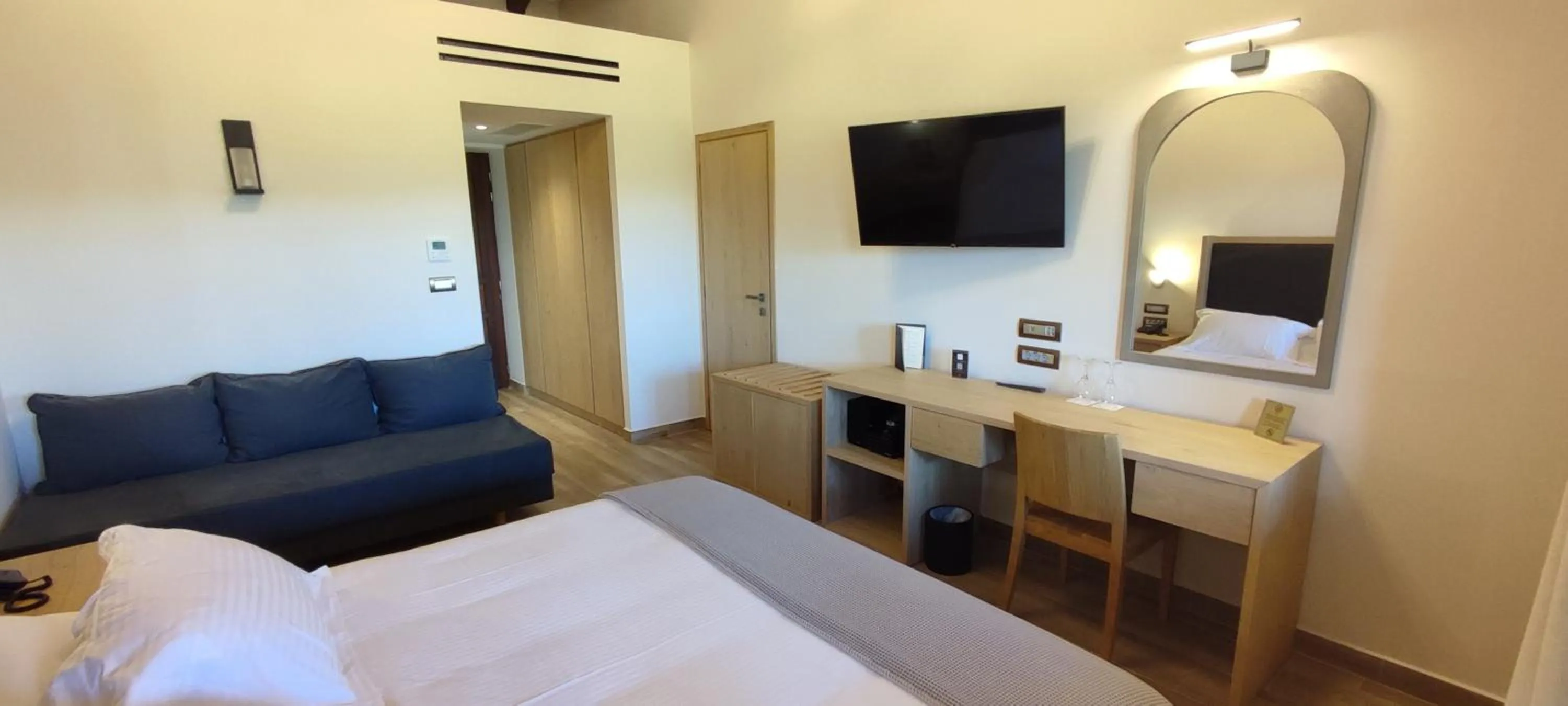 Bed in Mystras Grand Palace Resort & Spa