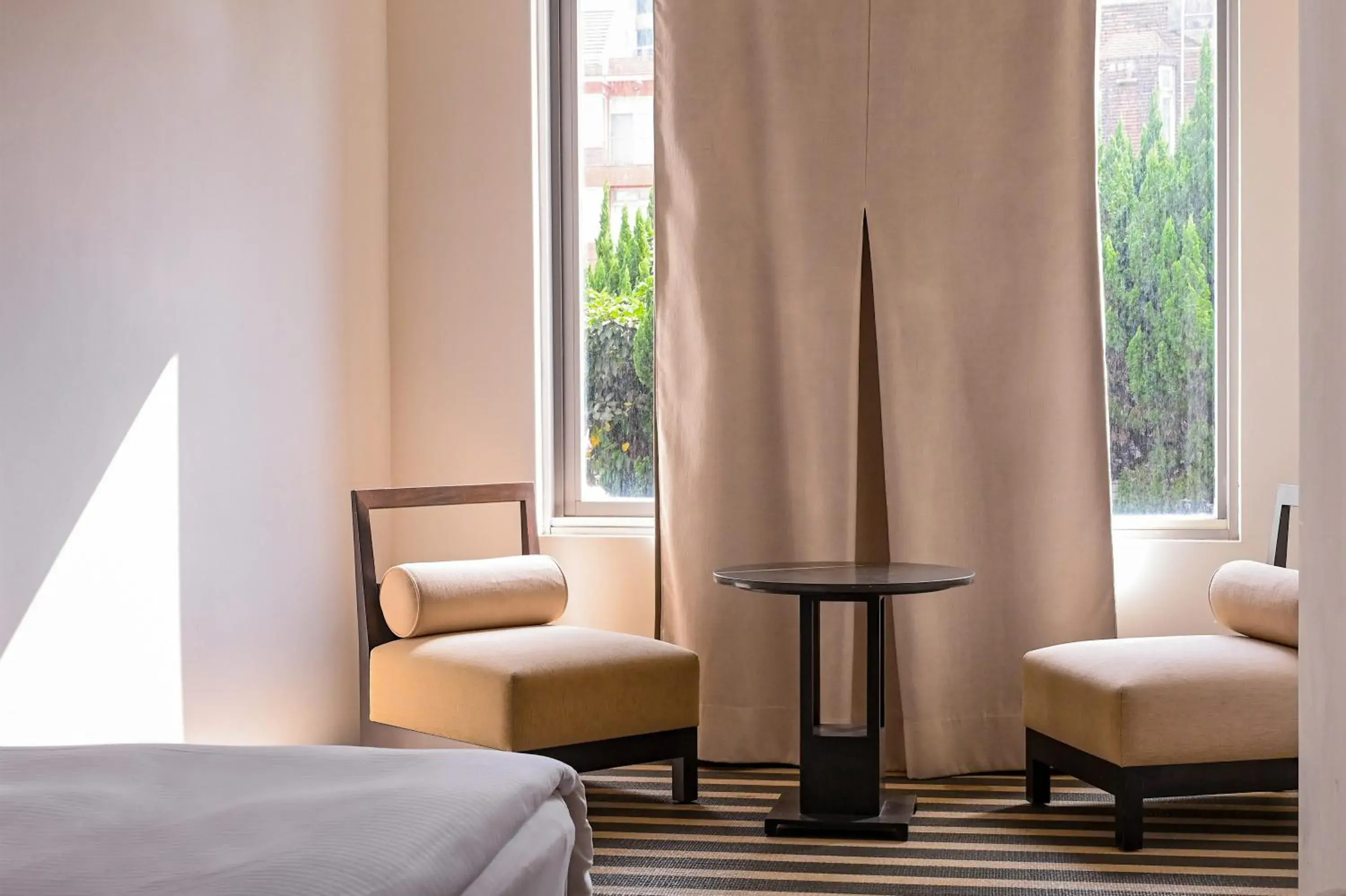 Seating area, Bed in CHECK inn SELECT Taipei Yangmingshan Seating area, Bed in CHECK inn SELECT Taipei Yangmingshan