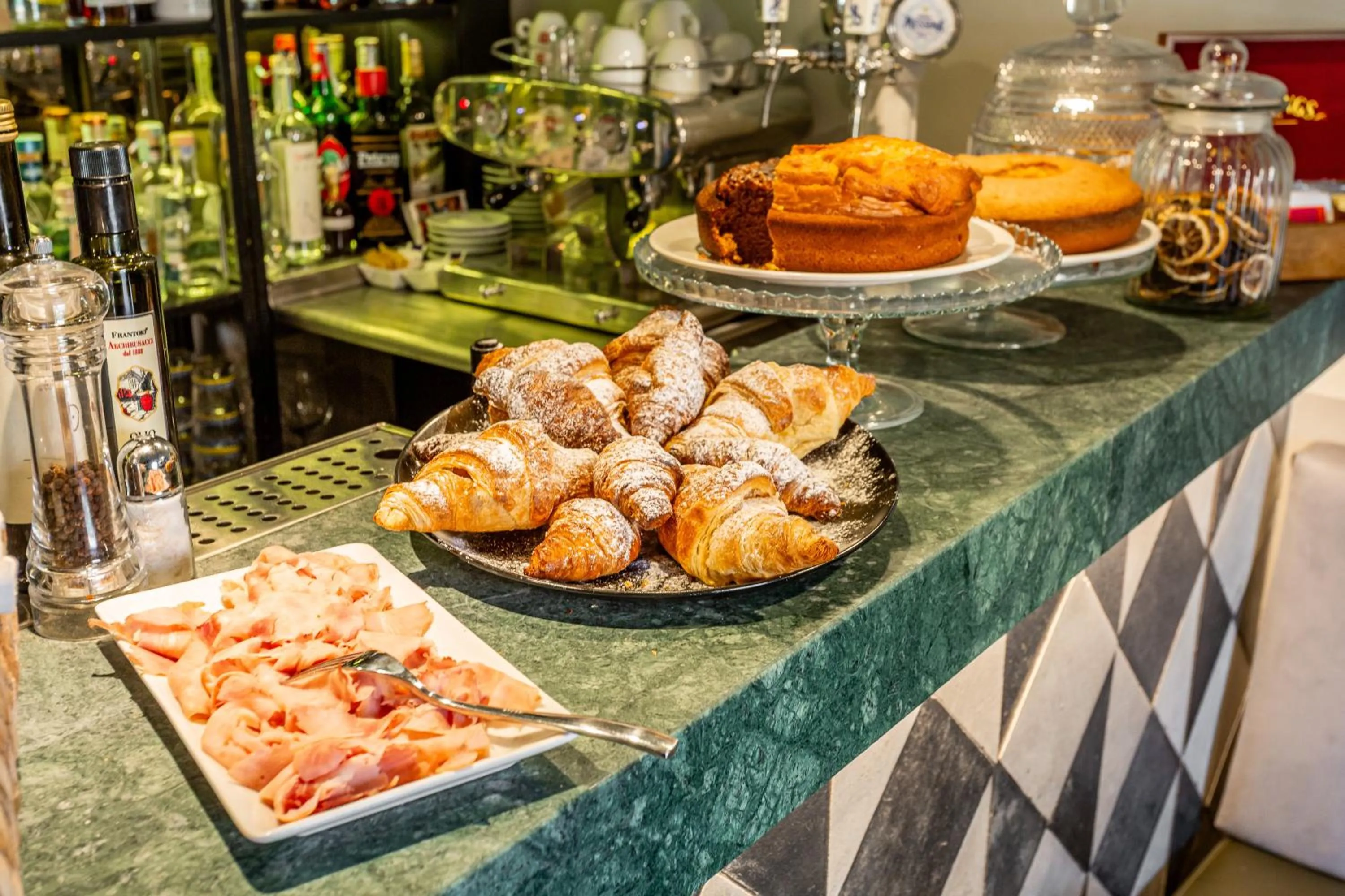 Breakfast in Hotel Parrasio