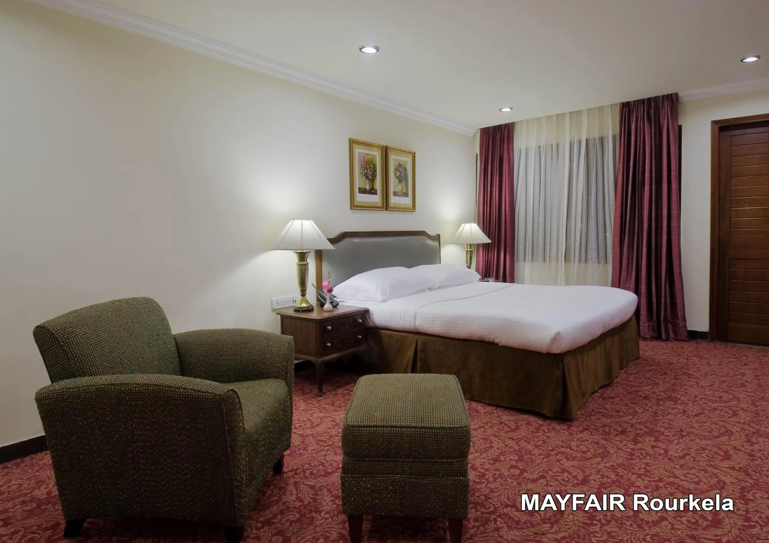 Text overlay, Bed in Mayfair Rourkela