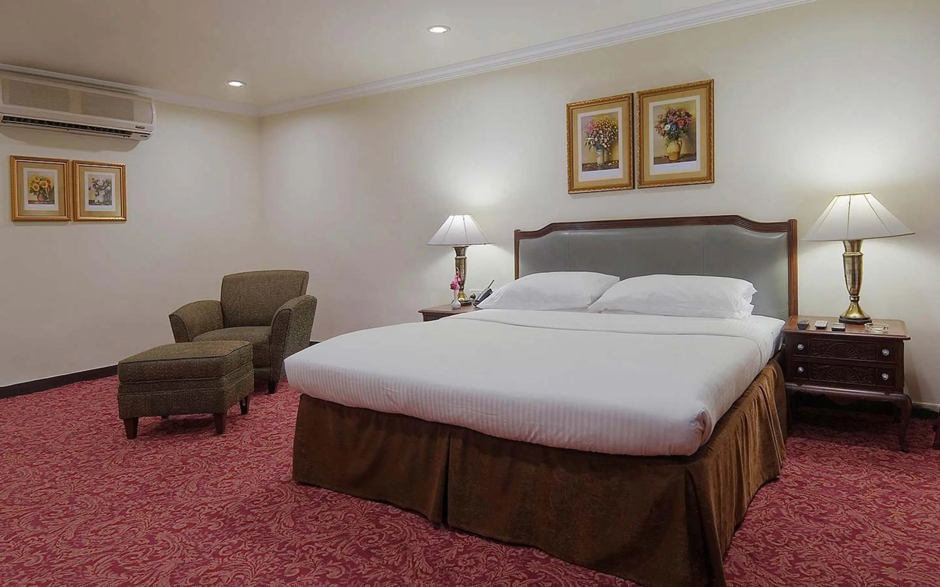 Bed in Mayfair Rourkela