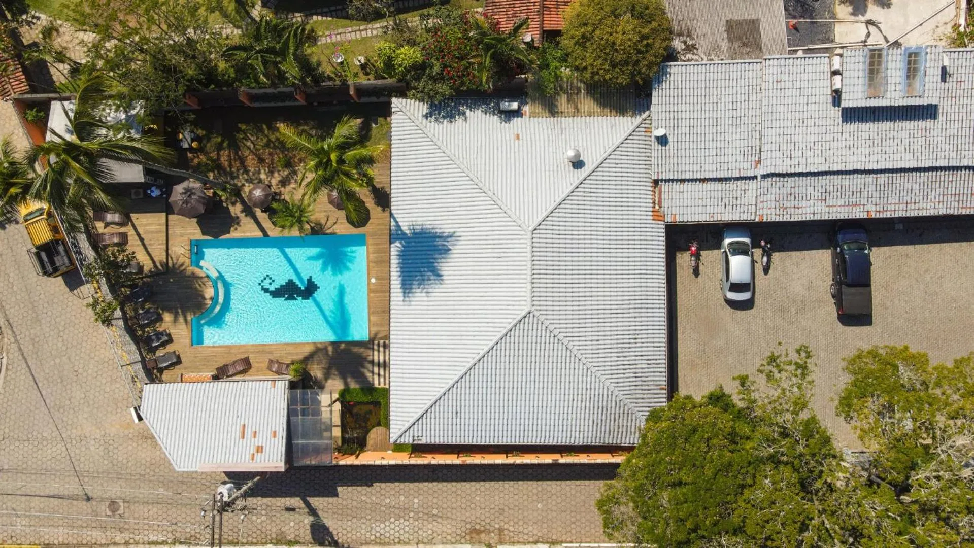 Property building in Recanto das Carpas