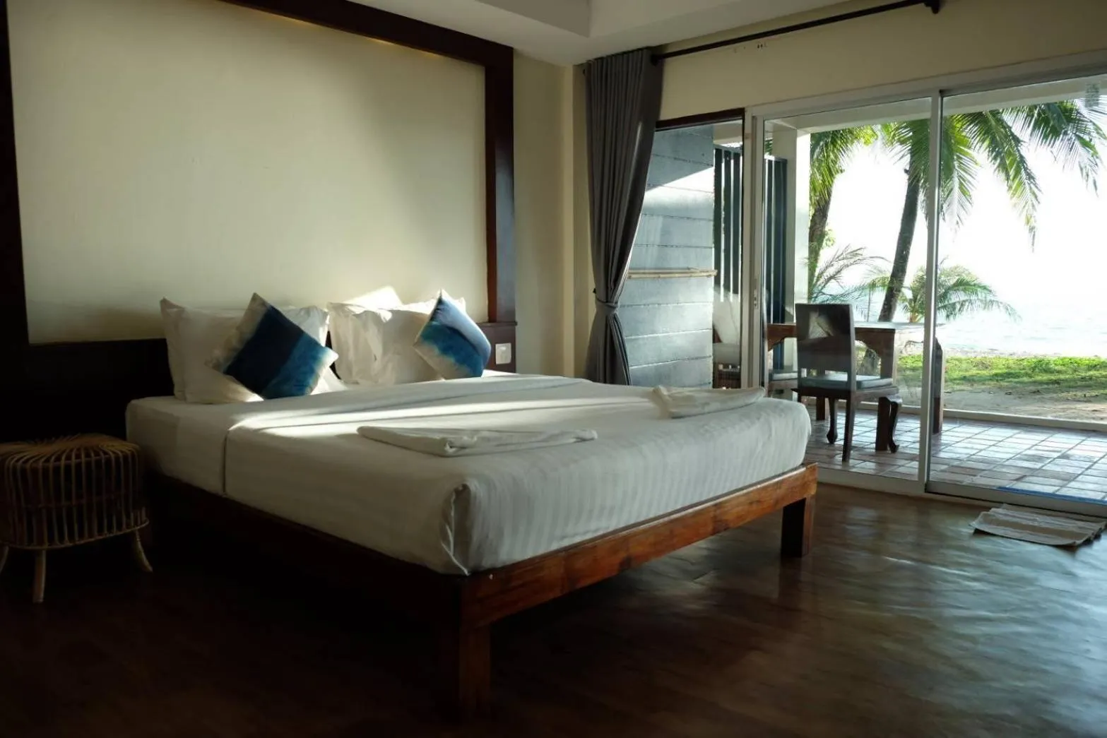 Bedroom, Bed in Siam Beach Resort