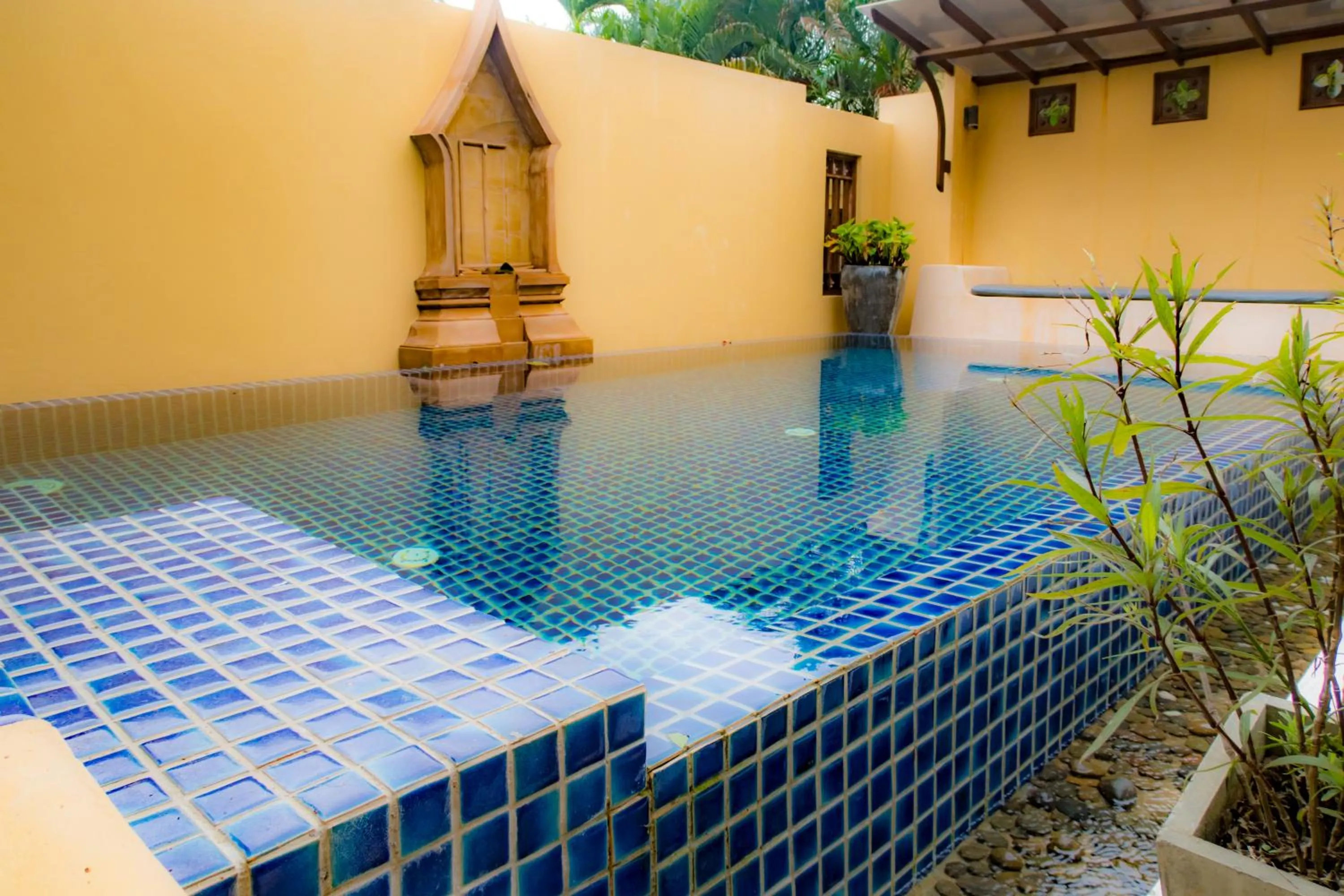 Swimming pool in Pawanthorn Samui - SHA Plus