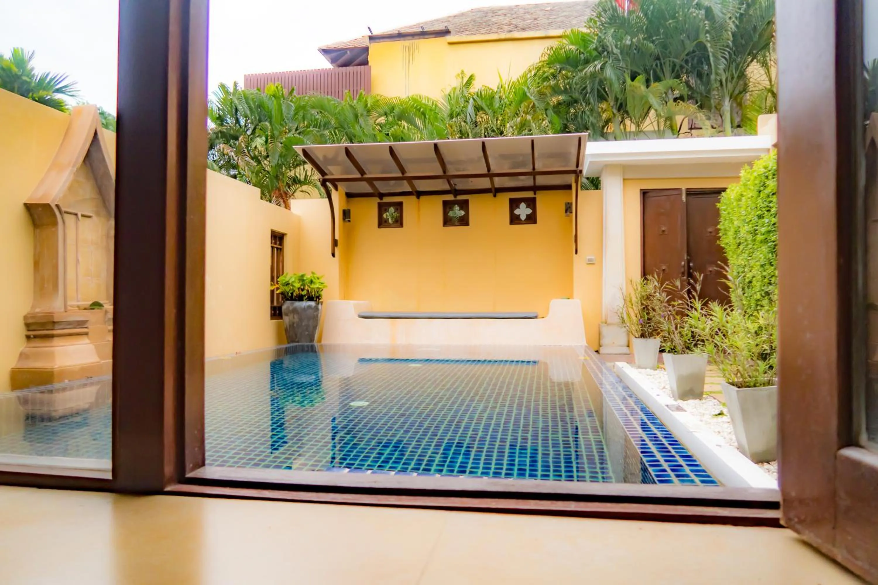 Pool view in Pawanthorn Samui - SHA Plus