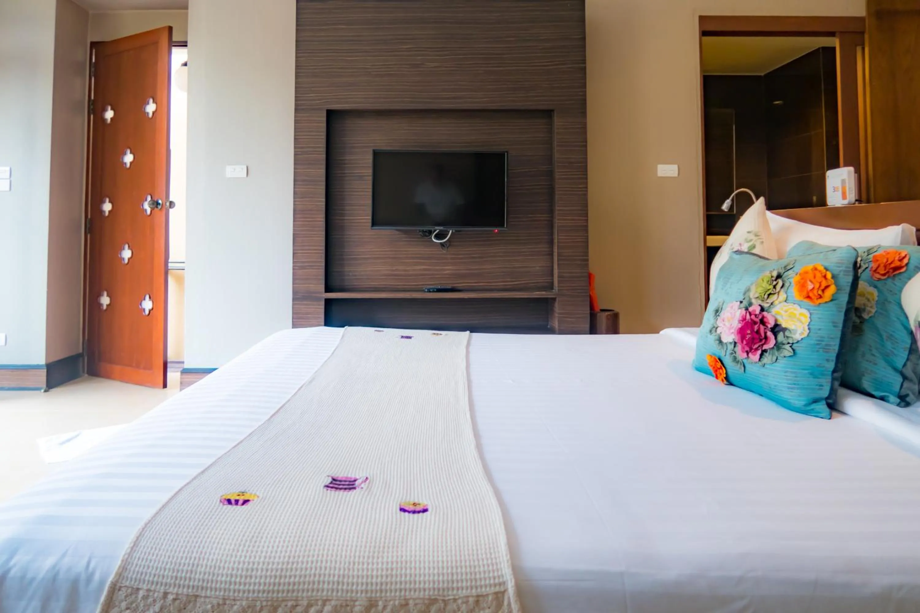 Photo of the whole room, Bed in Pawanthorn Samui - SHA Plus