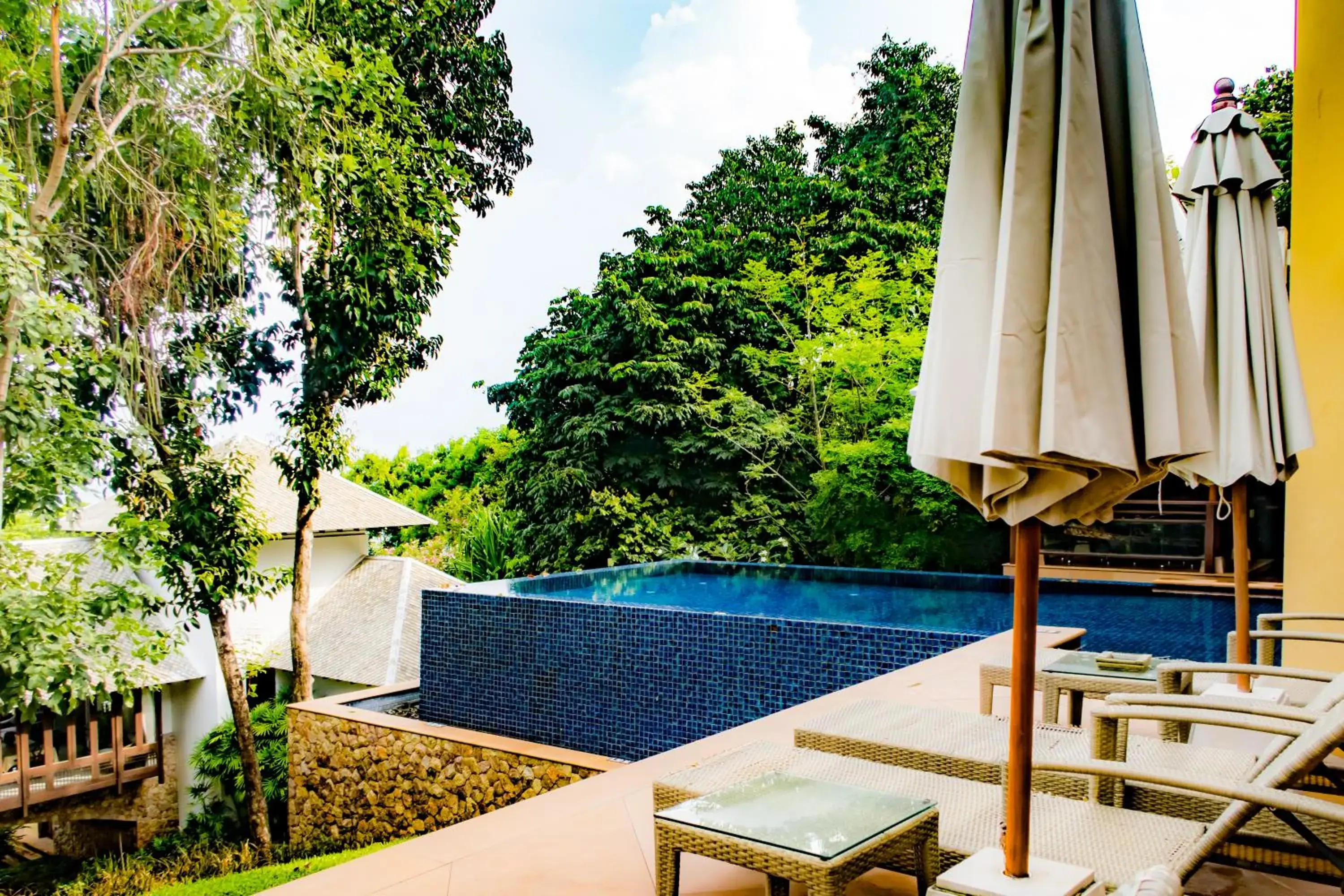 Swimming pool in Pawanthorn Samui - SHA Plus Swimming pool in Pawanthorn Samui - SHA Plus