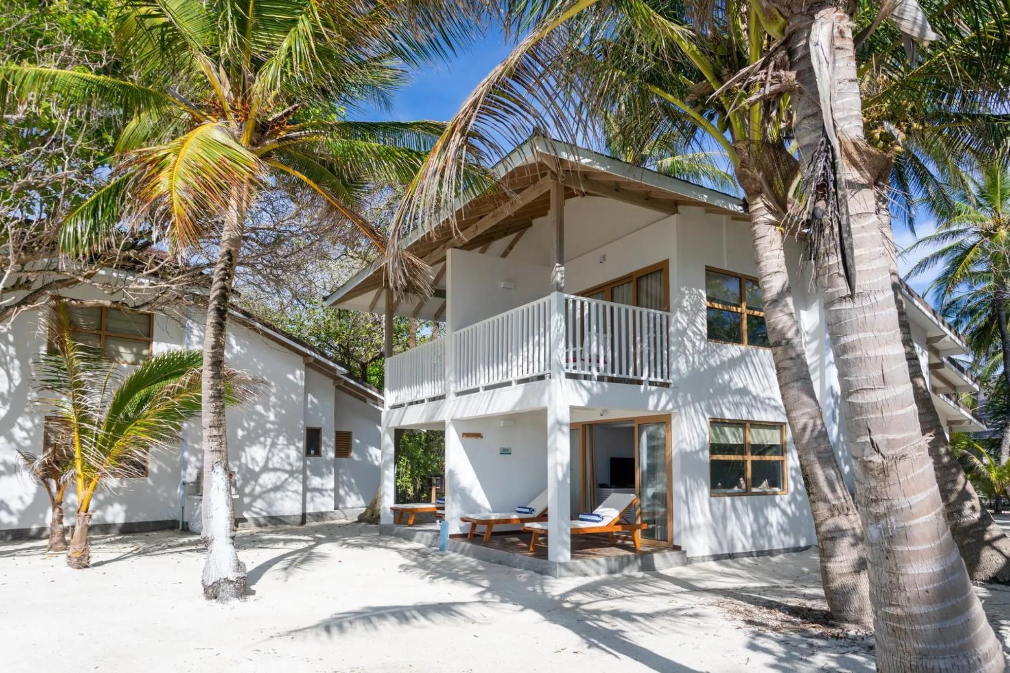 Decorative detail in Cinnamon Dhonveli Maldives - Free One-Way Speedboat and 02 Kids Under 12 Stay & Dine Free