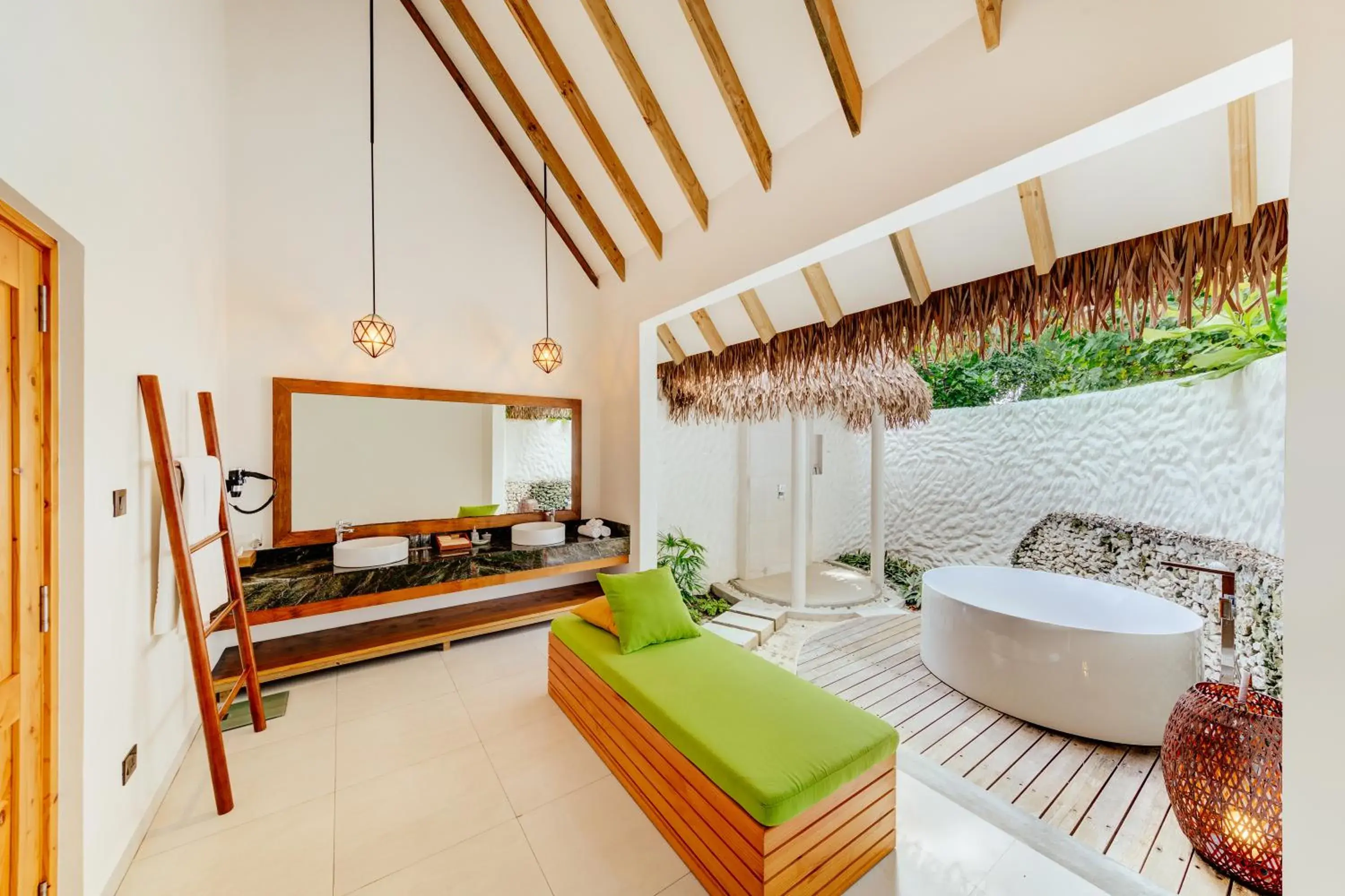 Bathroom, Bed in Cinnamon Dhonveli Maldives - Free One-Way Speedboat and 02 Kids Under 12 Stay & Dine Free Bathroom, Bed in Cinnamon Dhonveli Maldives - Free One-Way Speedboat and 02 Kids Under 12 Stay & Dine Free