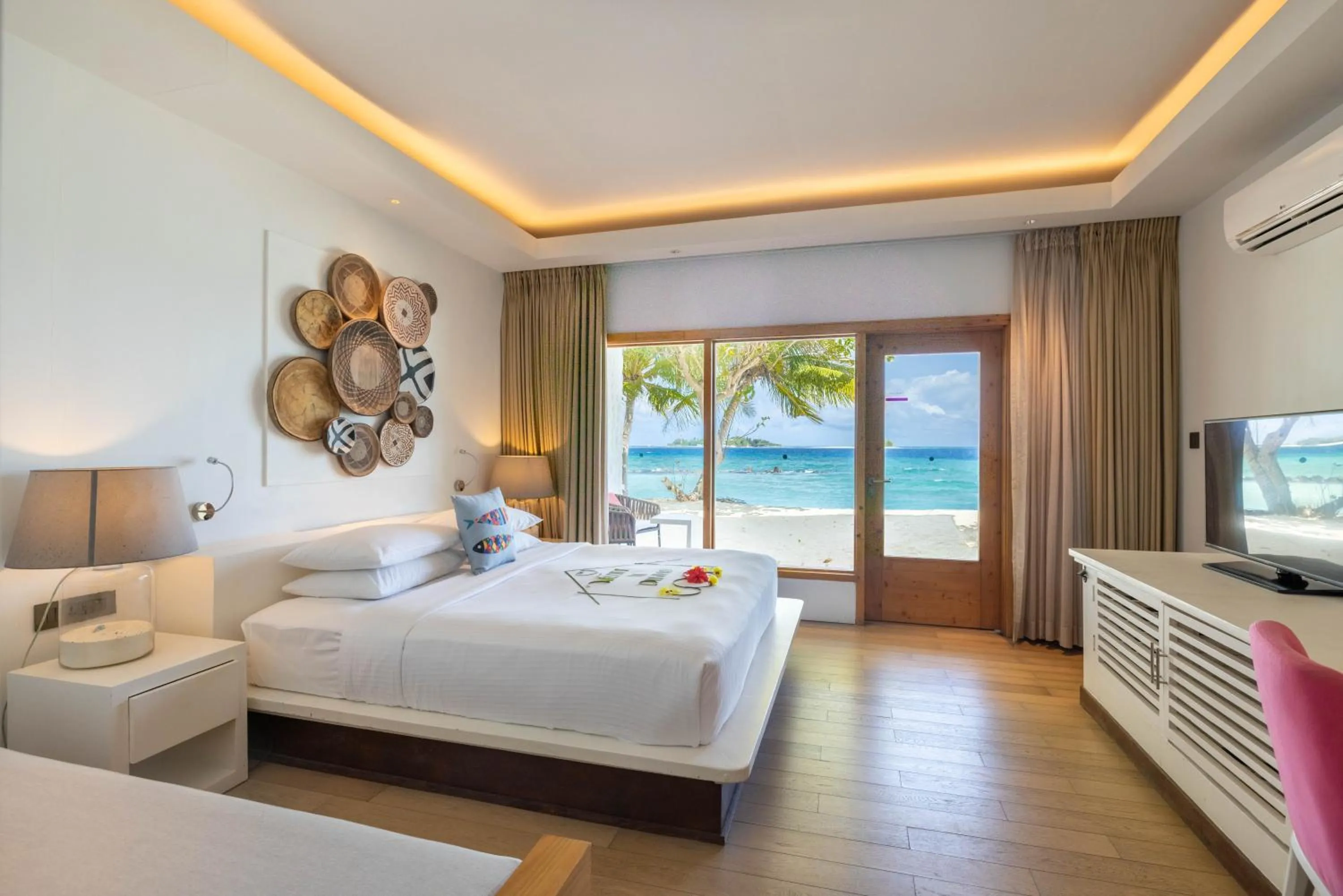 Bed in Cinnamon Dhonveli Maldives