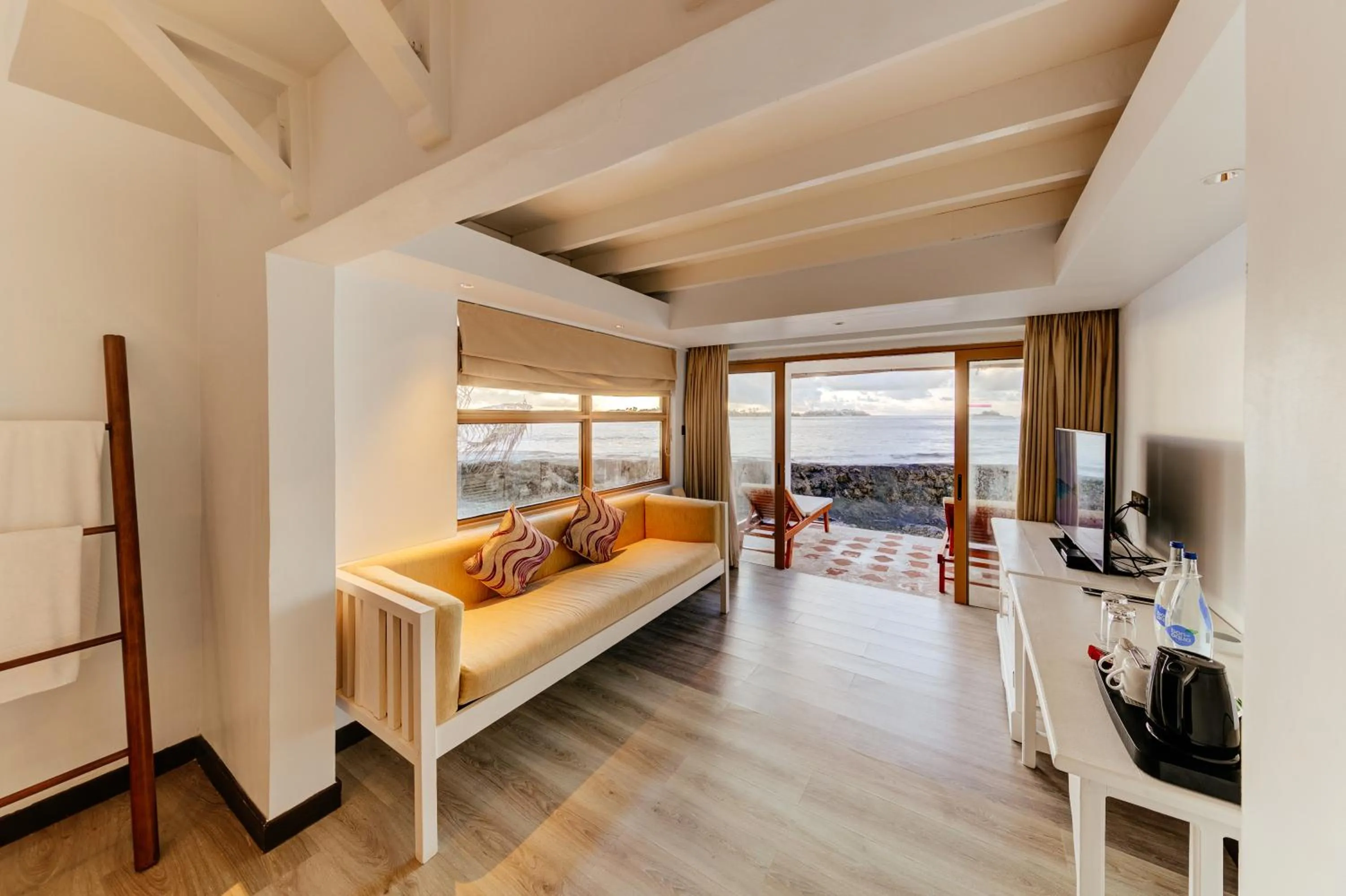 TV and multimedia, Bed in Cinnamon Dhonveli Maldives - Free One-Way Speedboat and 02 Kids Under 12 Stay & Dine Free